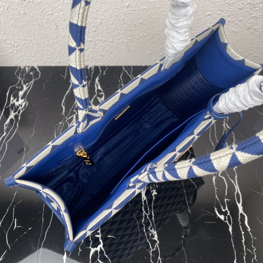 Pra*a small tote in saffiano leather 1ba356-39*31*11cm