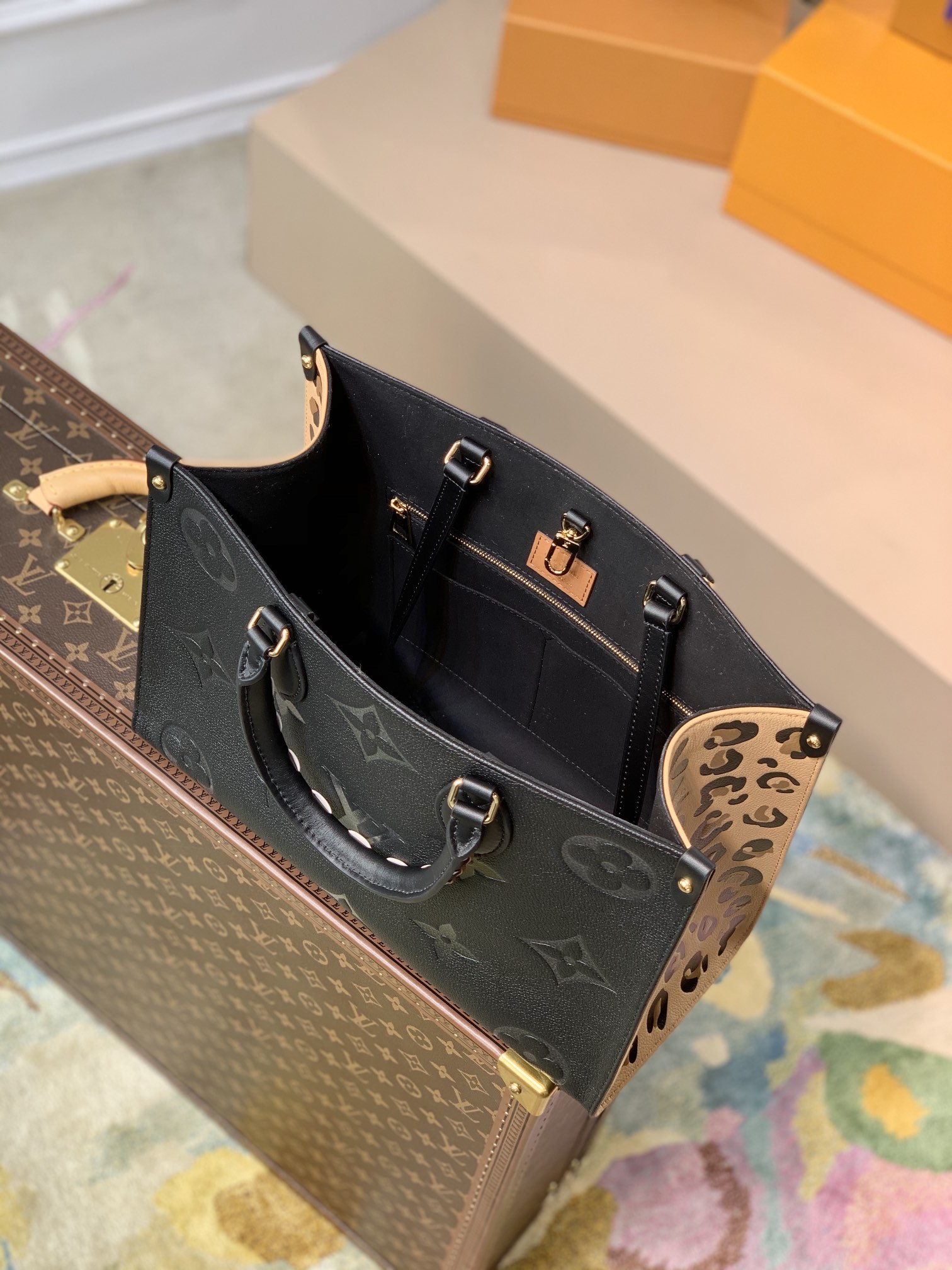 l**is V*t*n small onthego handbag-35*28*15cm