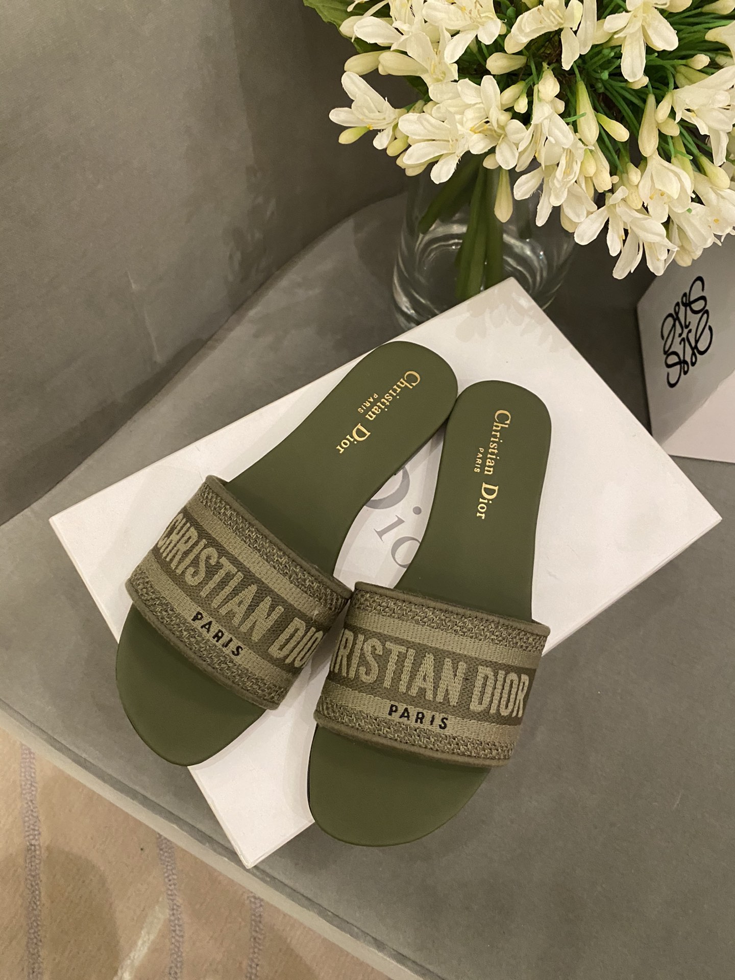 D*or slippers