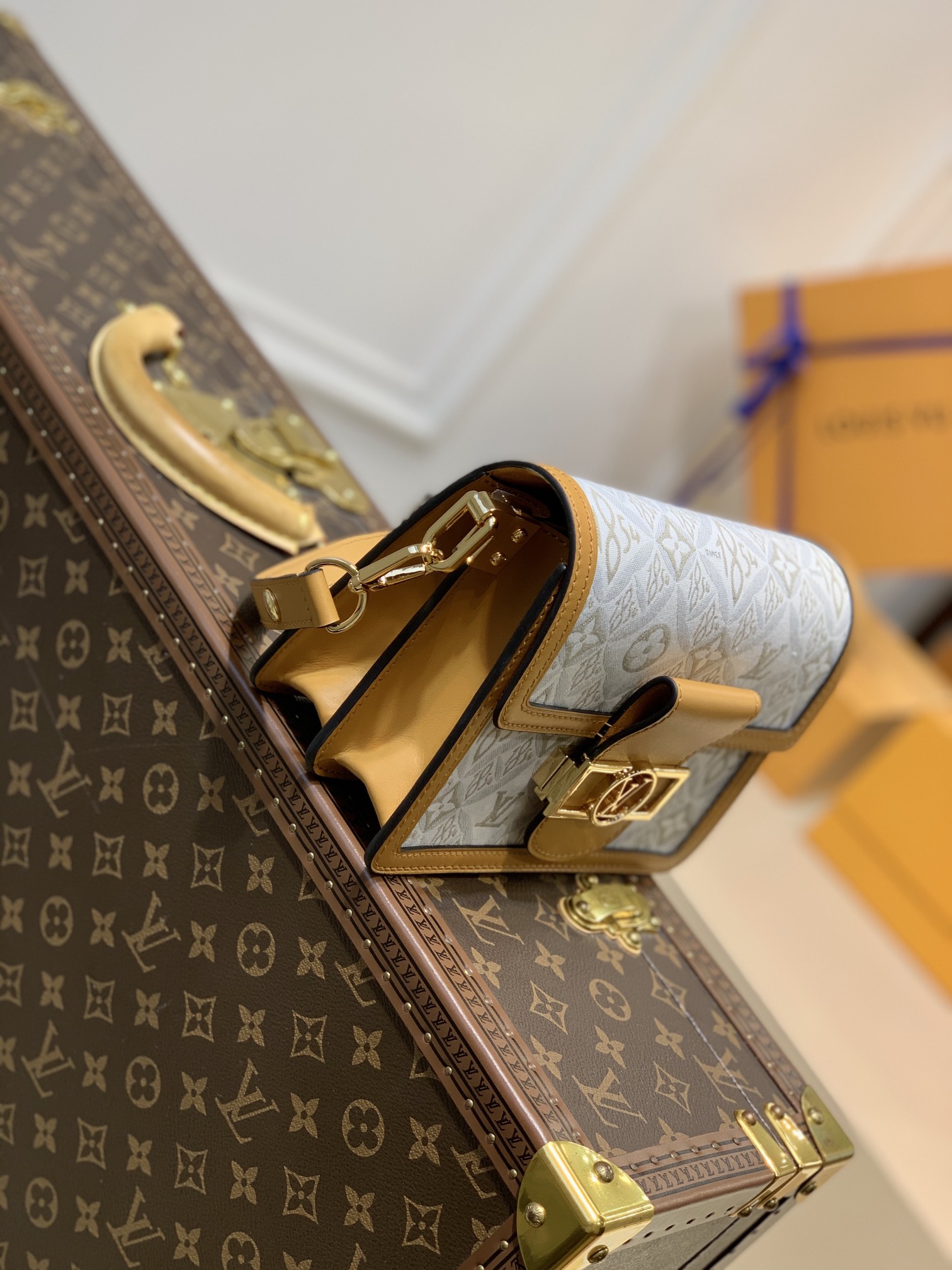 l**is V*t*n mini dauphine bag-20*15*9cm