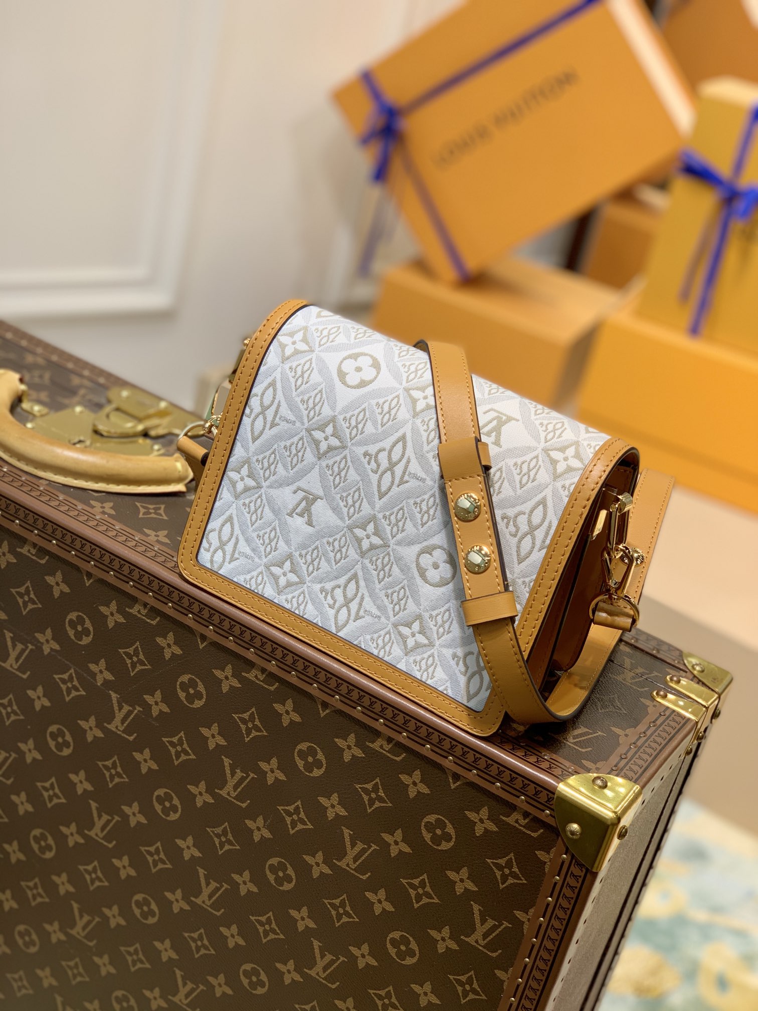 l**is V*t*n mini dauphine bag-20*15*9cm