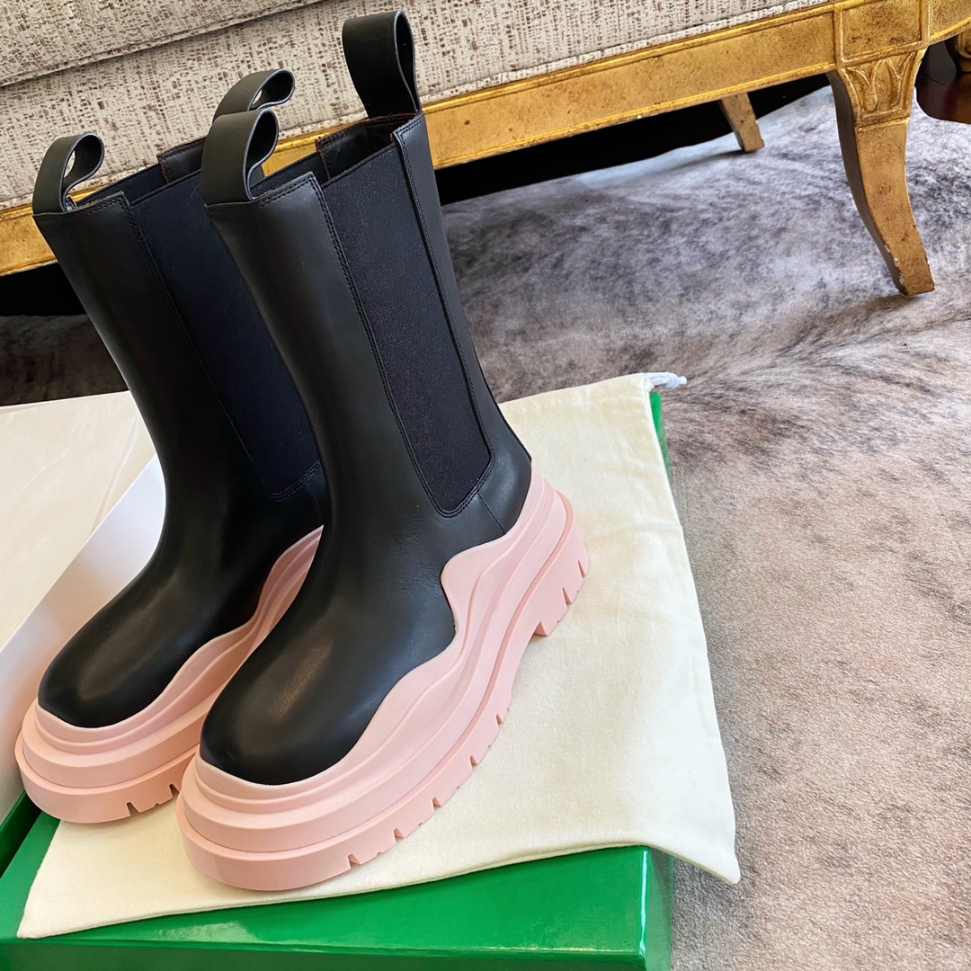 Bo*te*ga ve*ne*ta boots