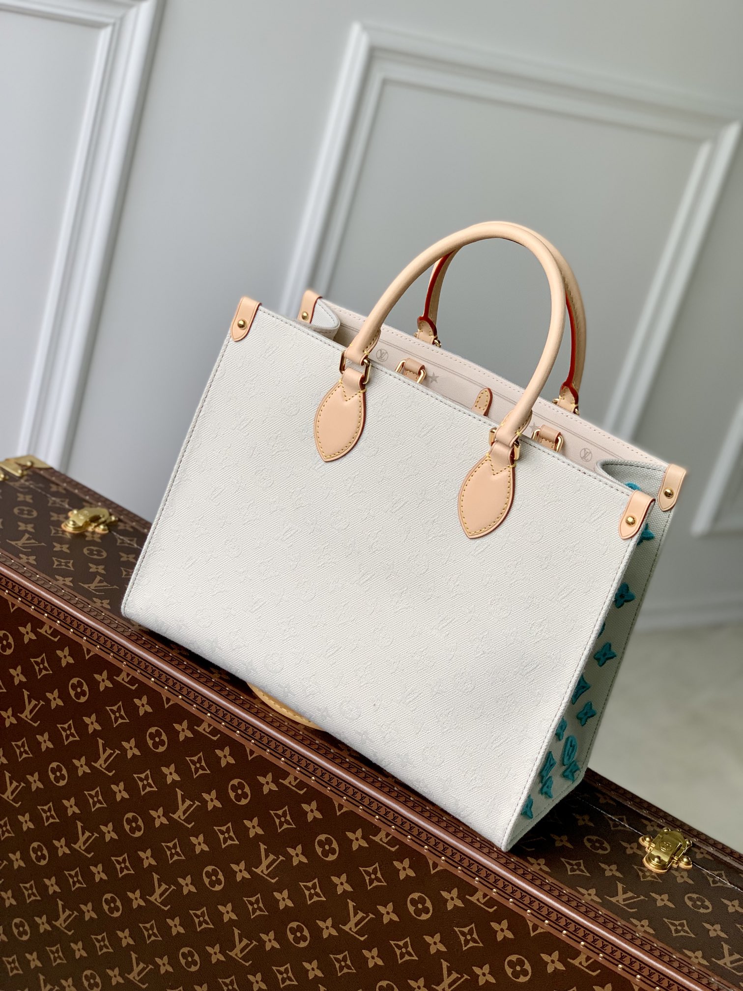 l**is V*t*n small onthego handbag-35*28*15cm