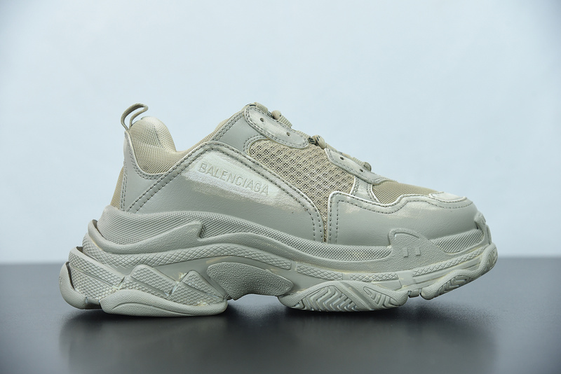 Ba*len*cia*ga triple s