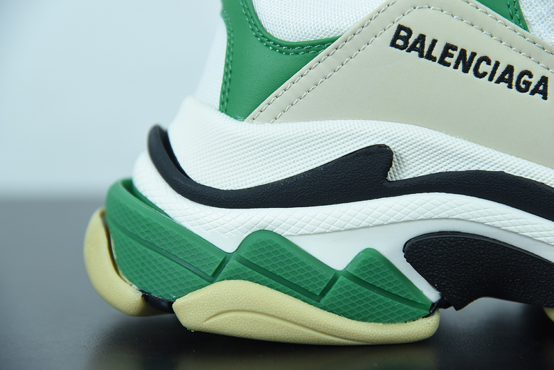 Ba*len*cia*ga triple s