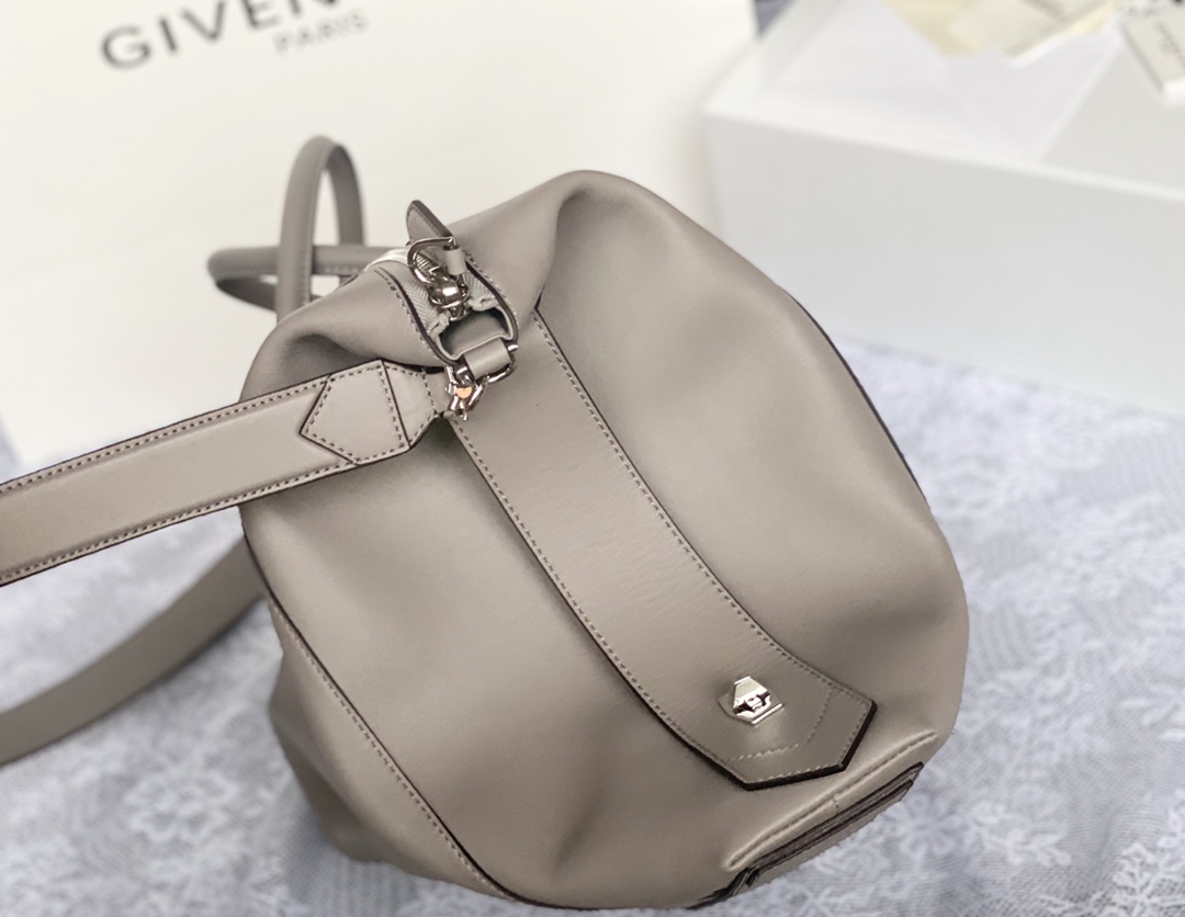 Givenchy Antigona Soft Tote-30*8*25&45*9*35CM