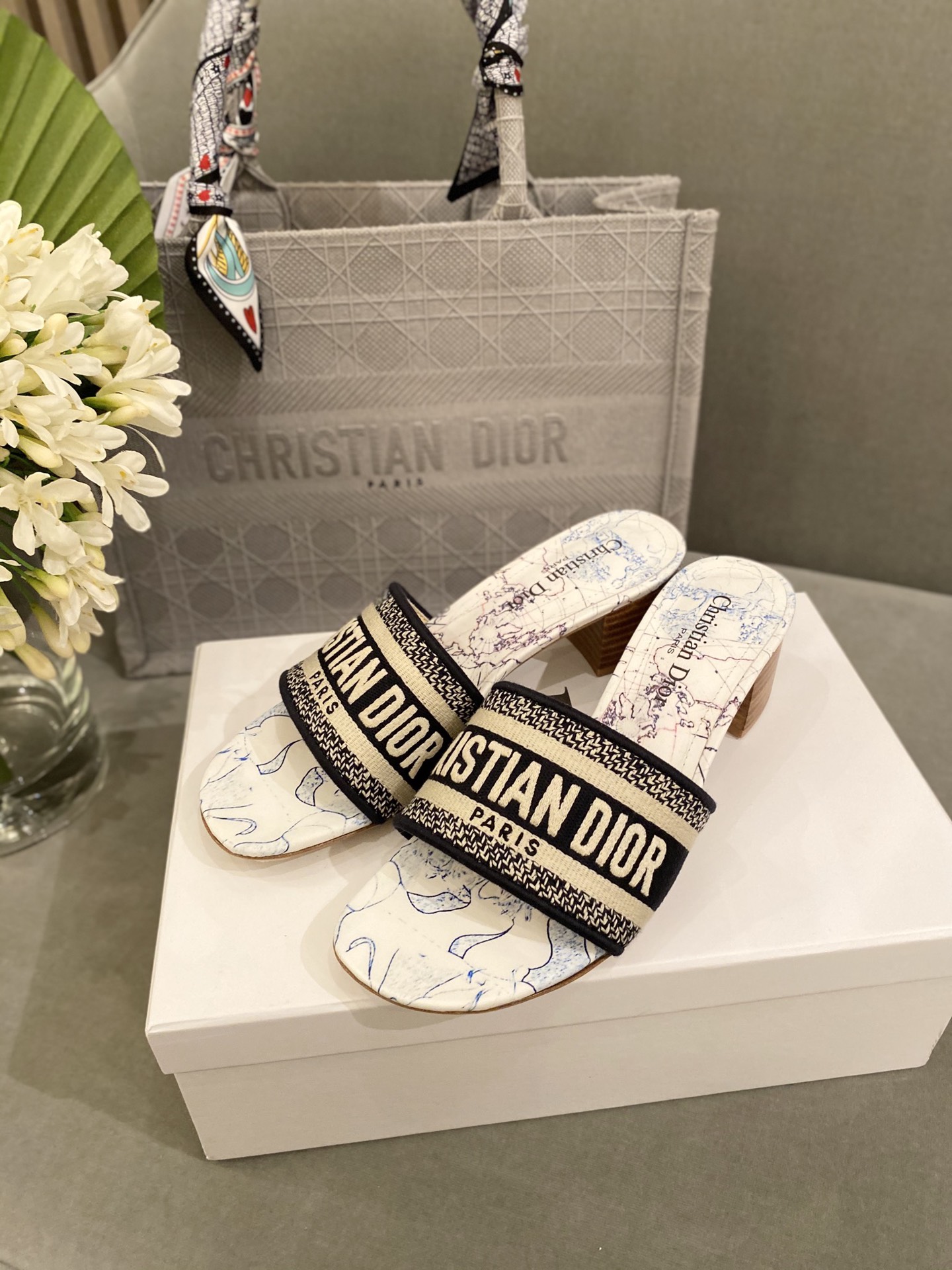 D*or slippers