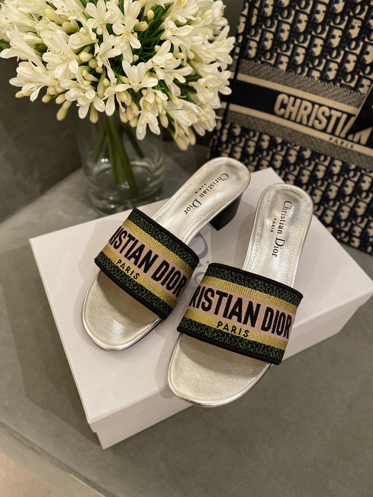 D*or slippers