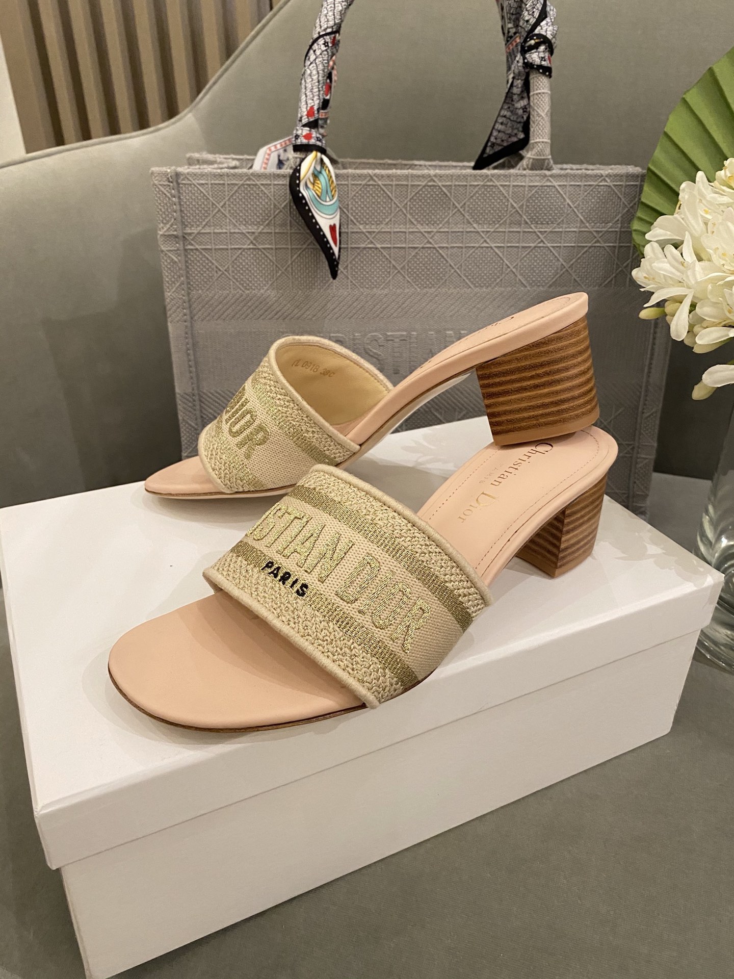 D*or slippers
