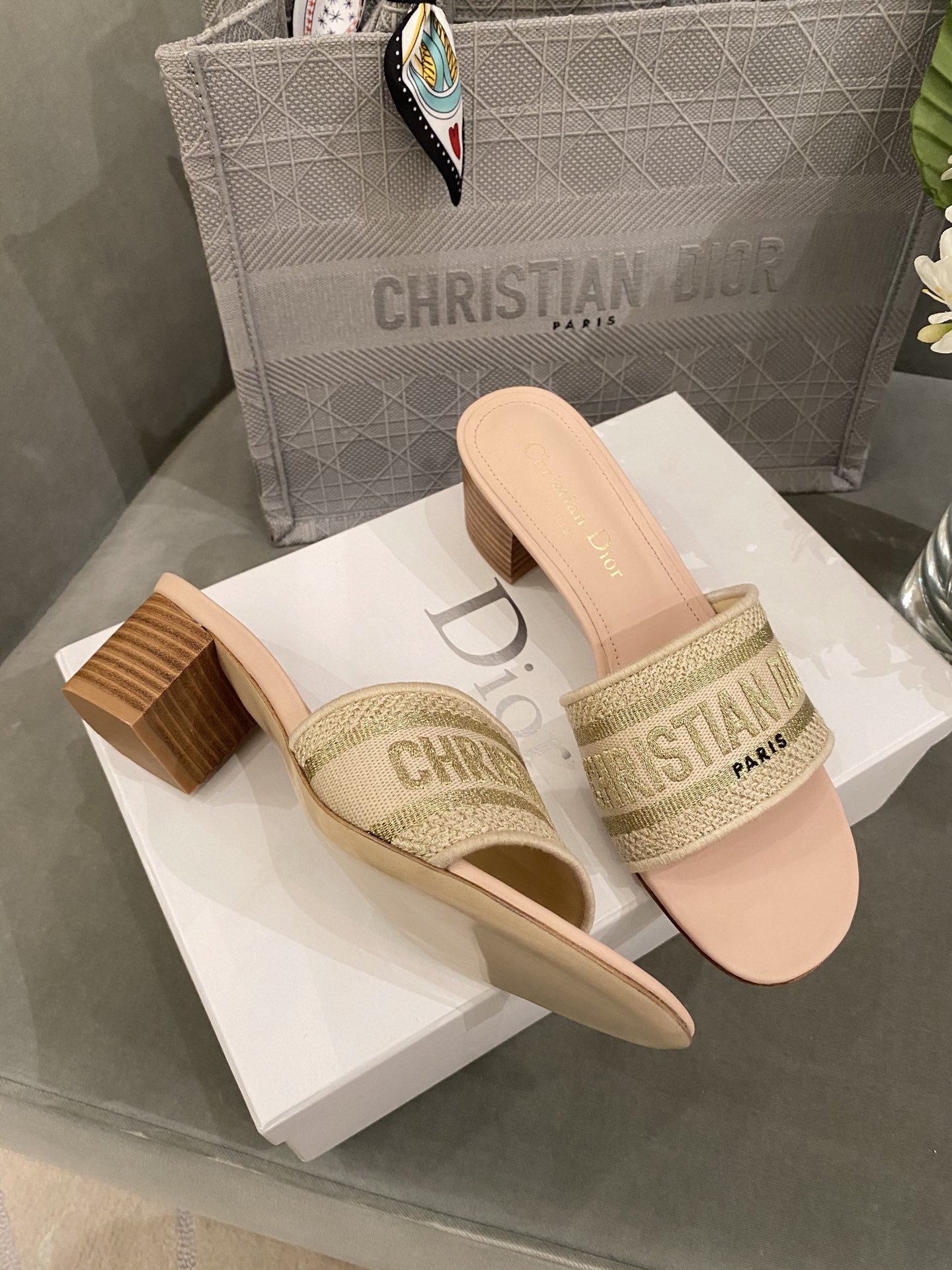 D*or slippers
