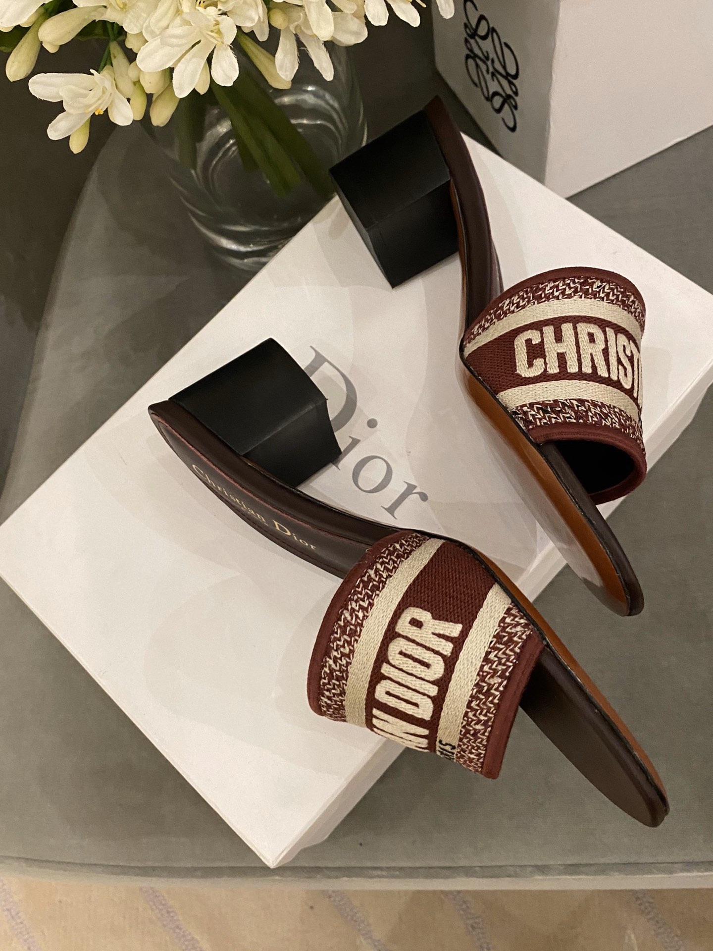 D*or slippers