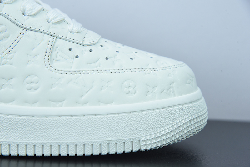 l**is V*t*n&nike air force 1 low