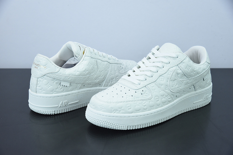 l**is V*t*n&nike air force 1 low