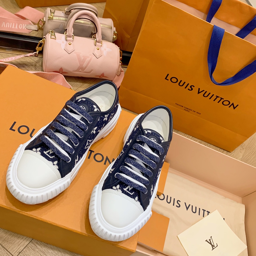 l**is V*t*n sneakers(eu35-eu41)