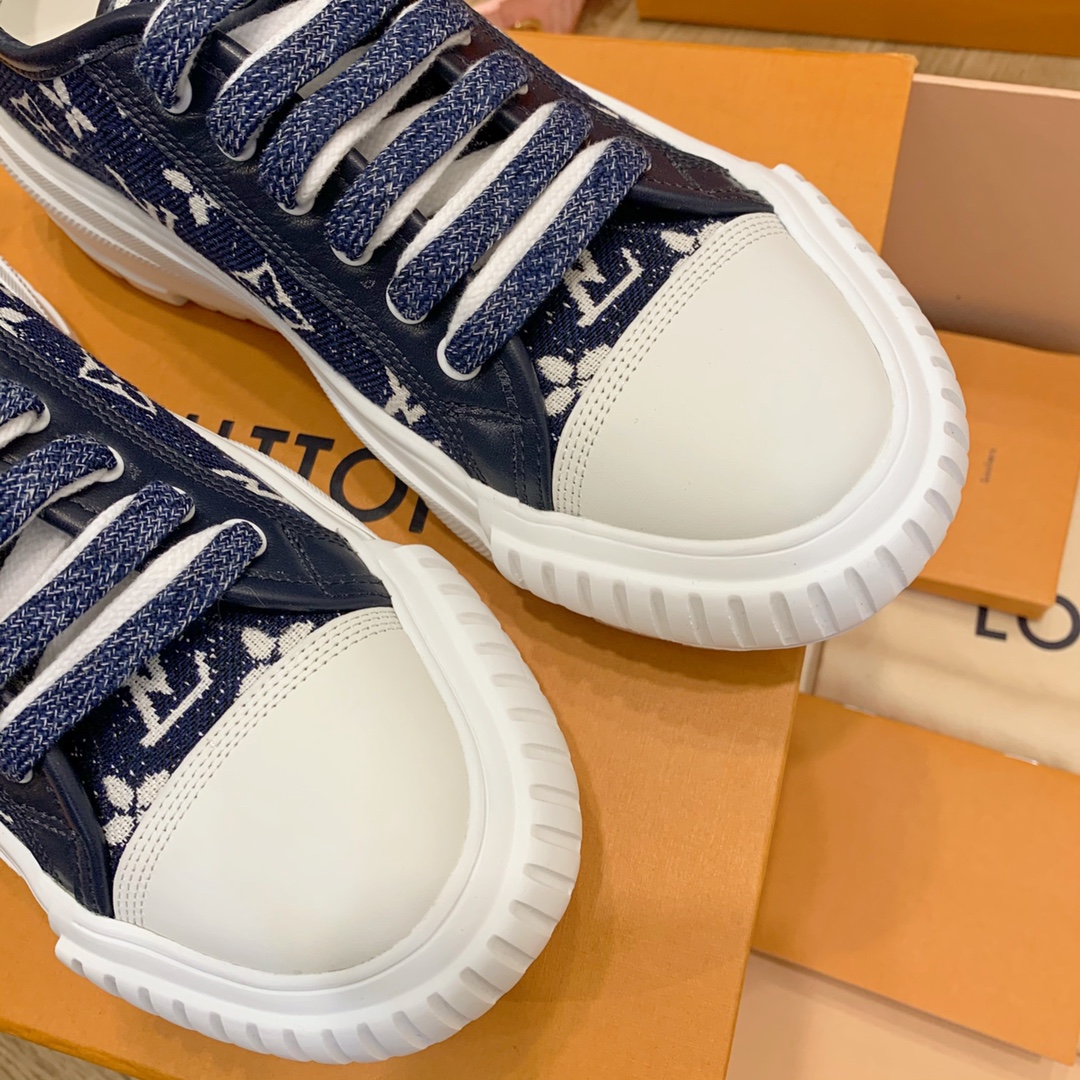 l**is V*t*n sneakers(eu35-eu41)