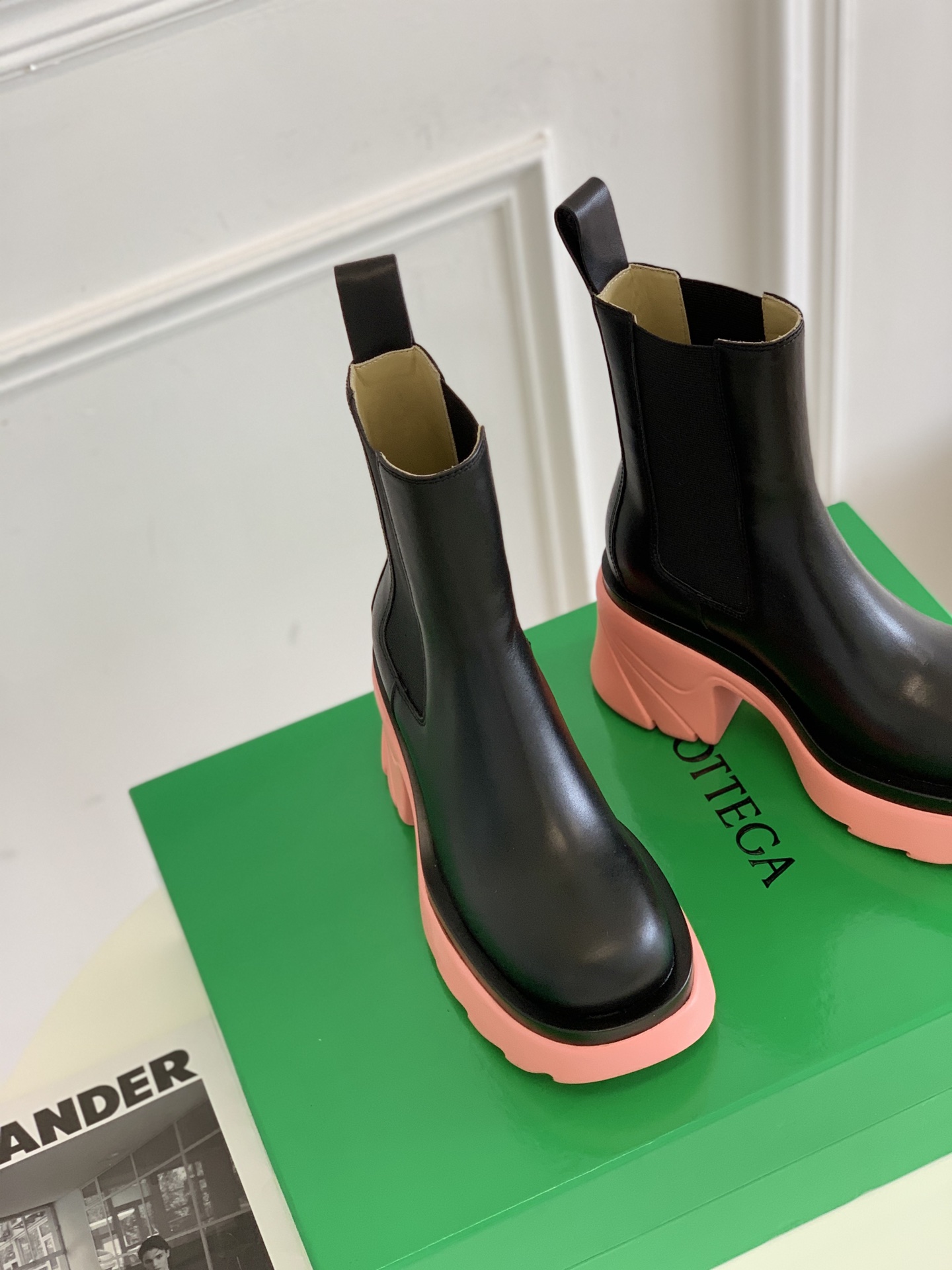 Bo*te*ga ve*ne*ta boots