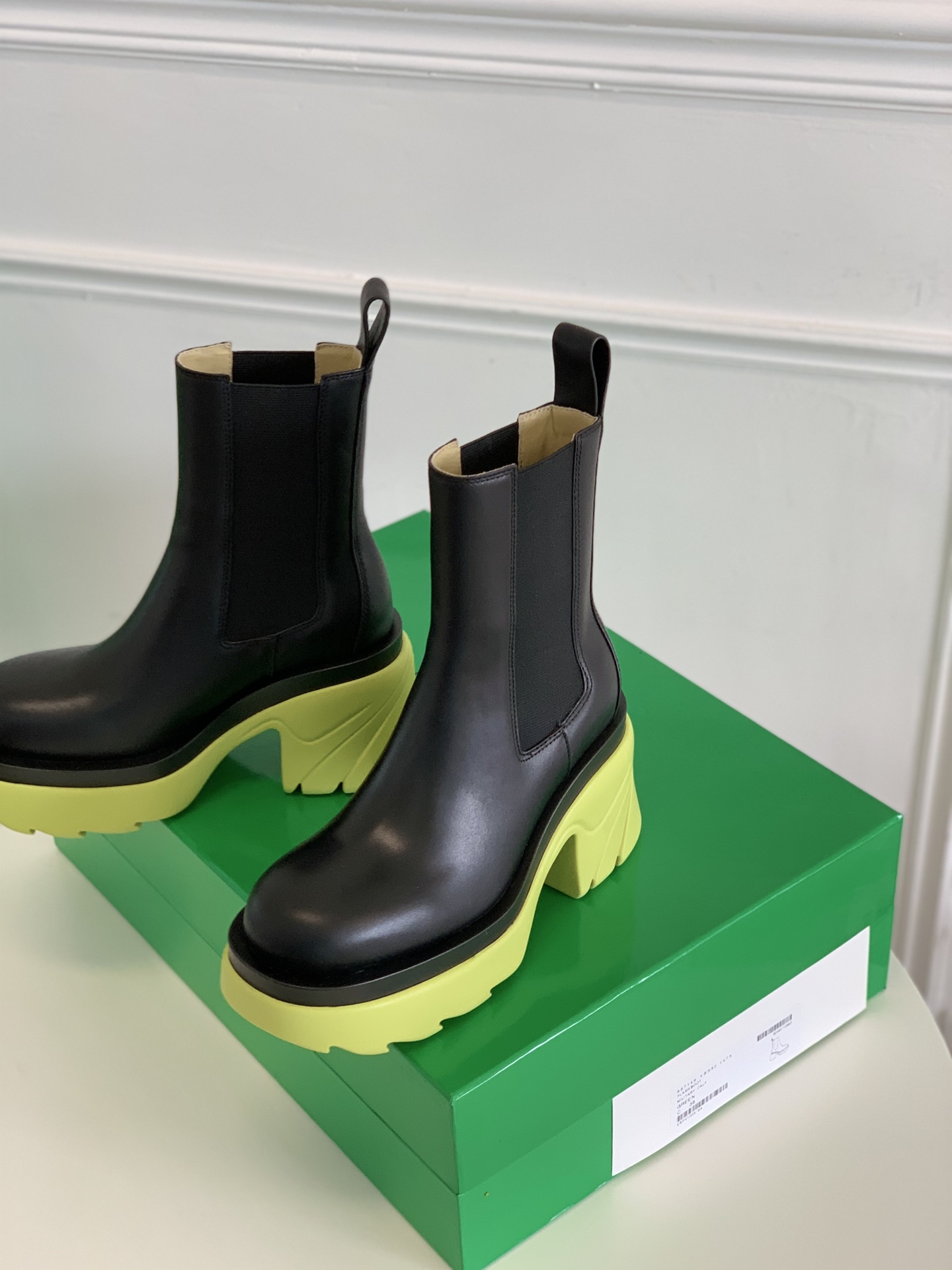 Bo*te*ga ve*ne*ta boots