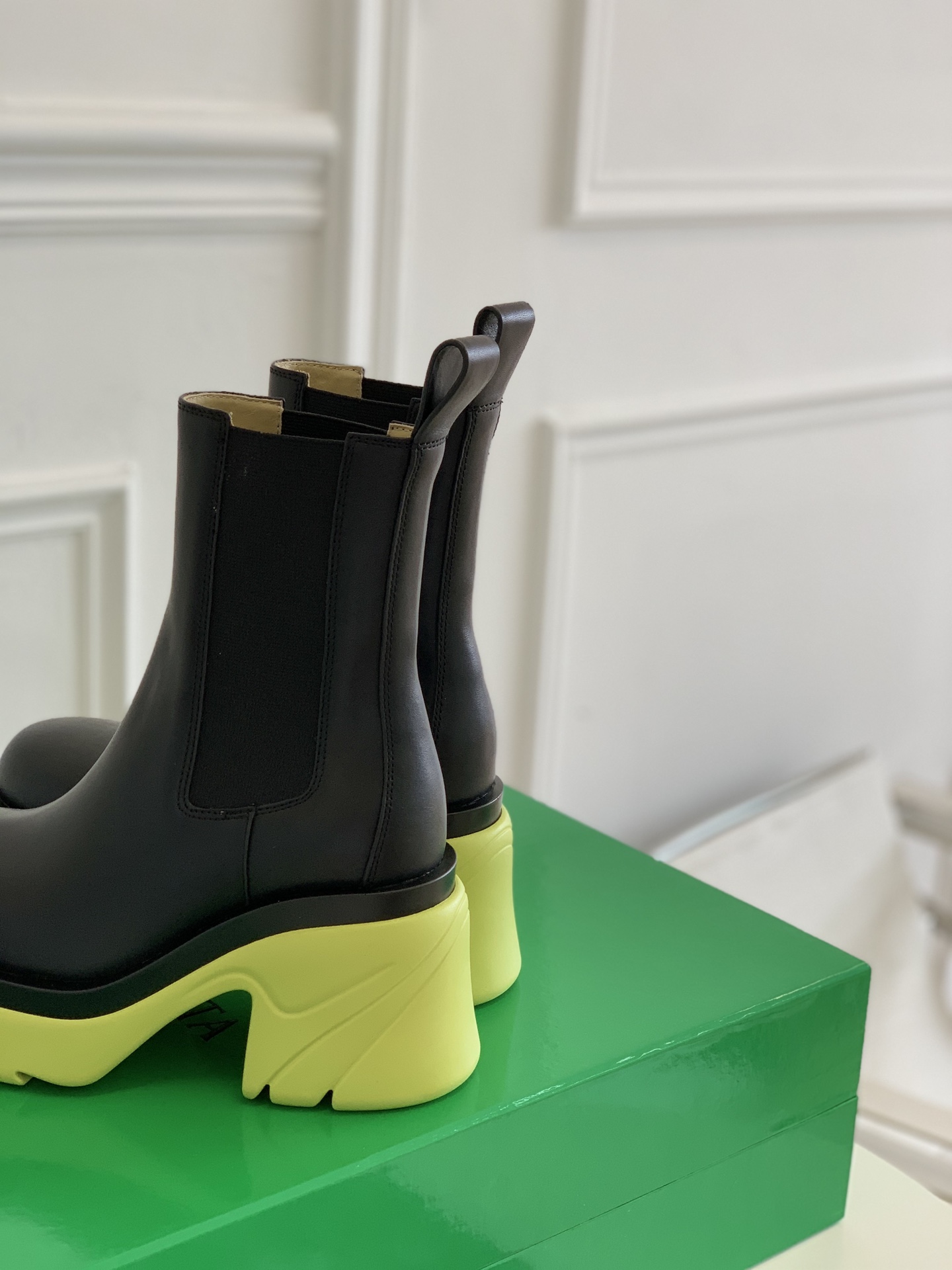 Bo*te*ga ve*ne*ta boots