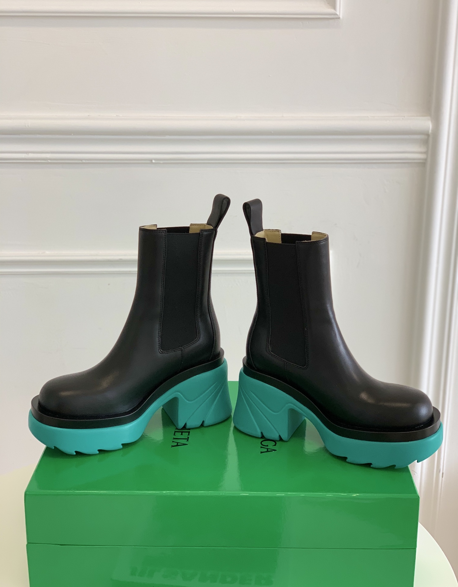 Bo*te*ga ve*ne*ta boots