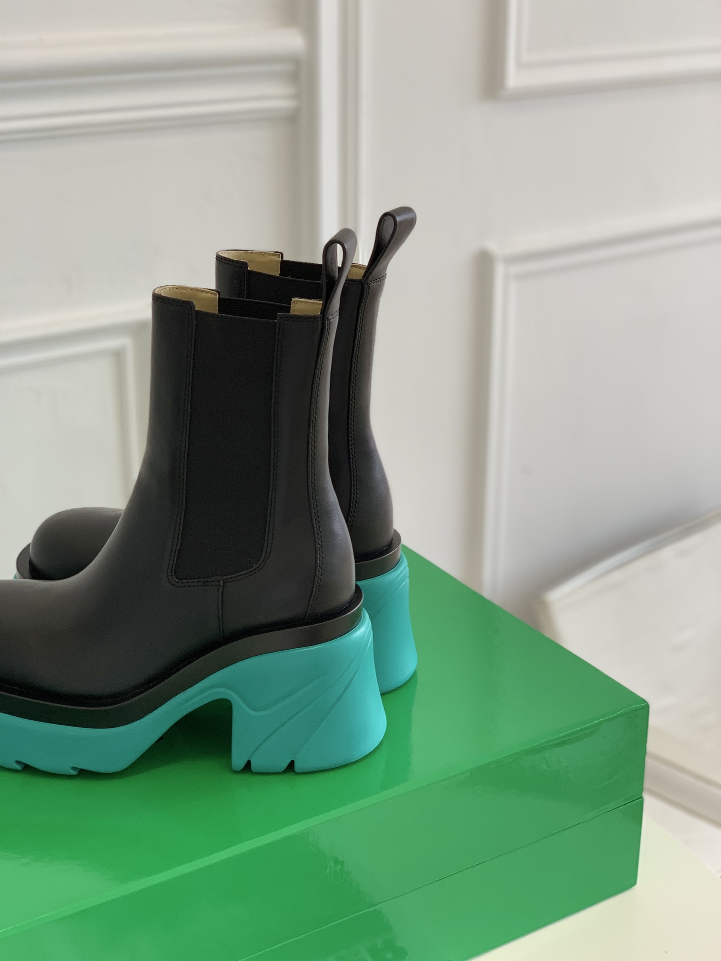 Bo*te*ga ve*ne*ta boots