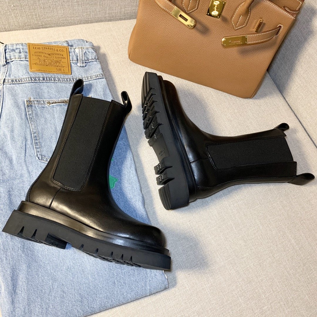 Bo*te*ga ve*ne*ta boots