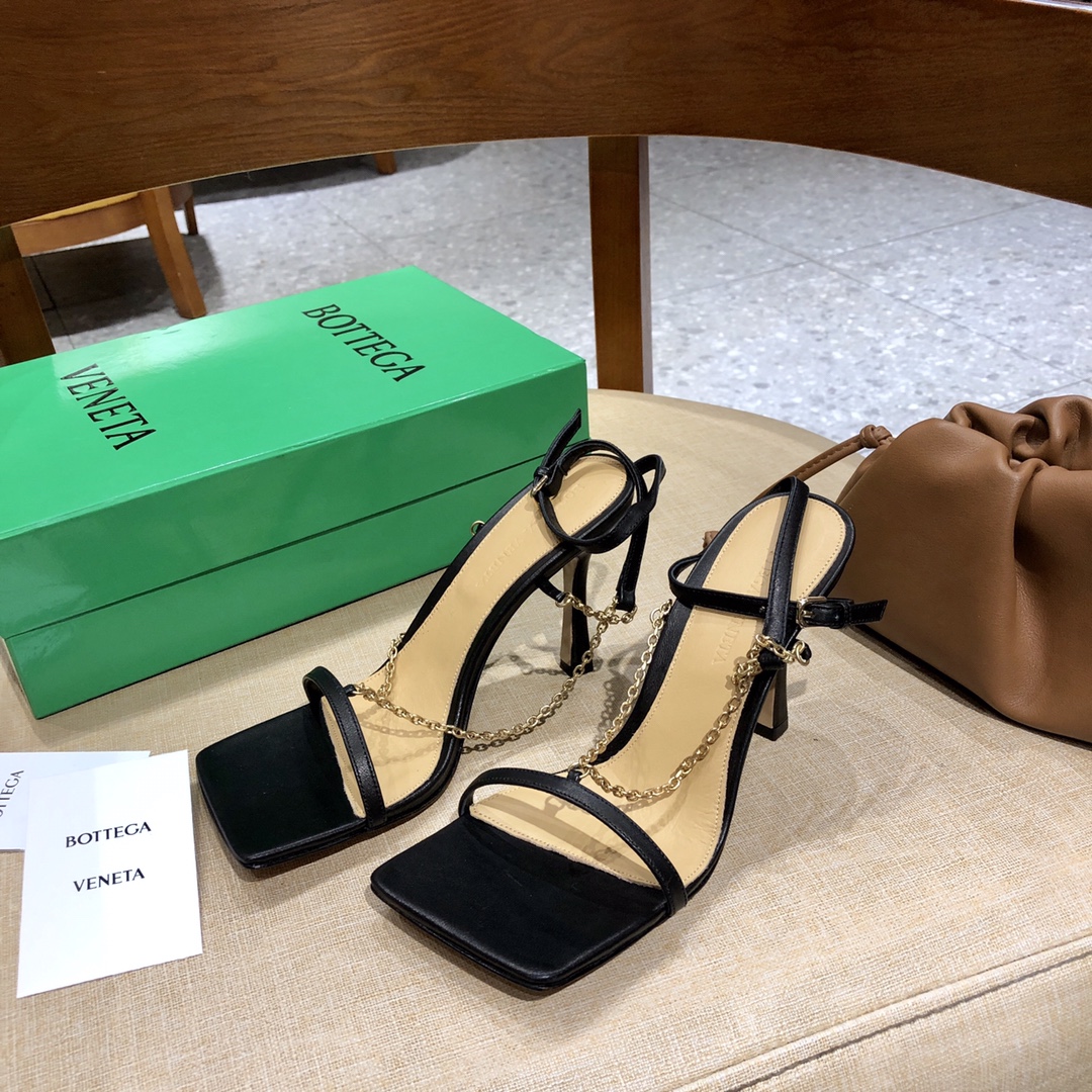 Bo*te*ga ve*ne*ta 2021ss heels