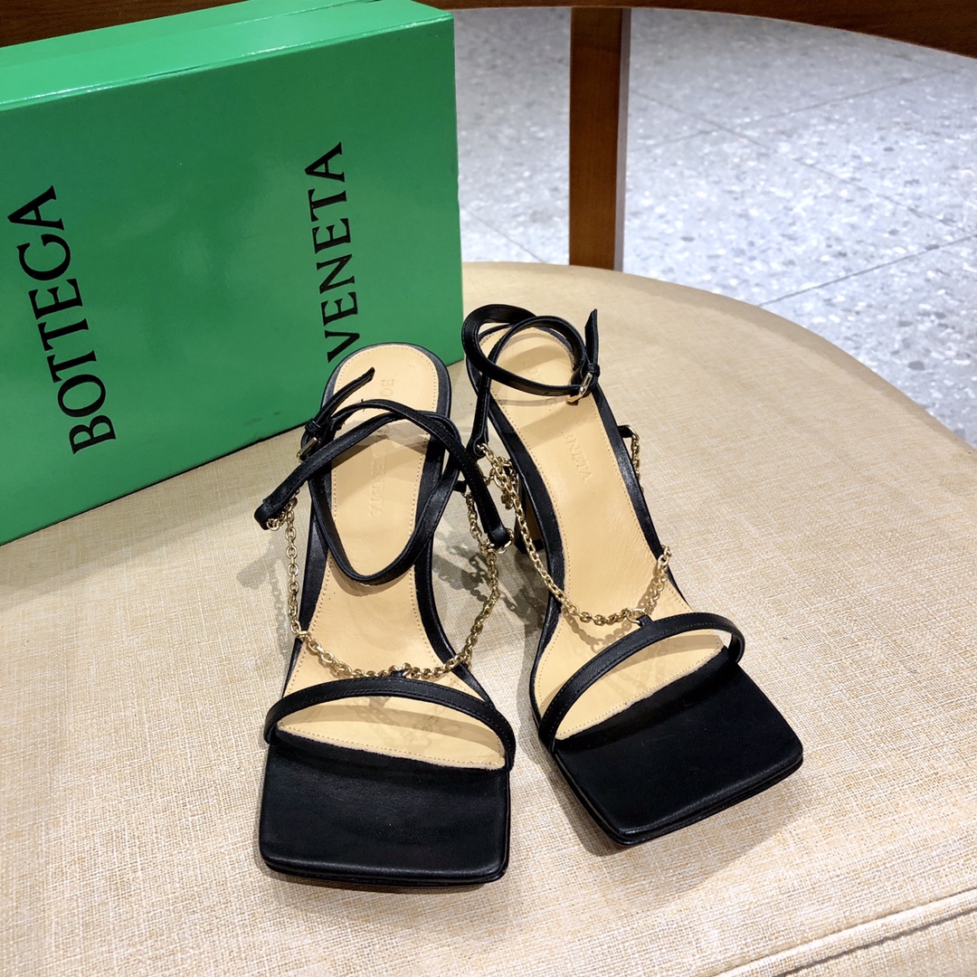 Bo*te*ga ve*ne*ta 2021ss heels