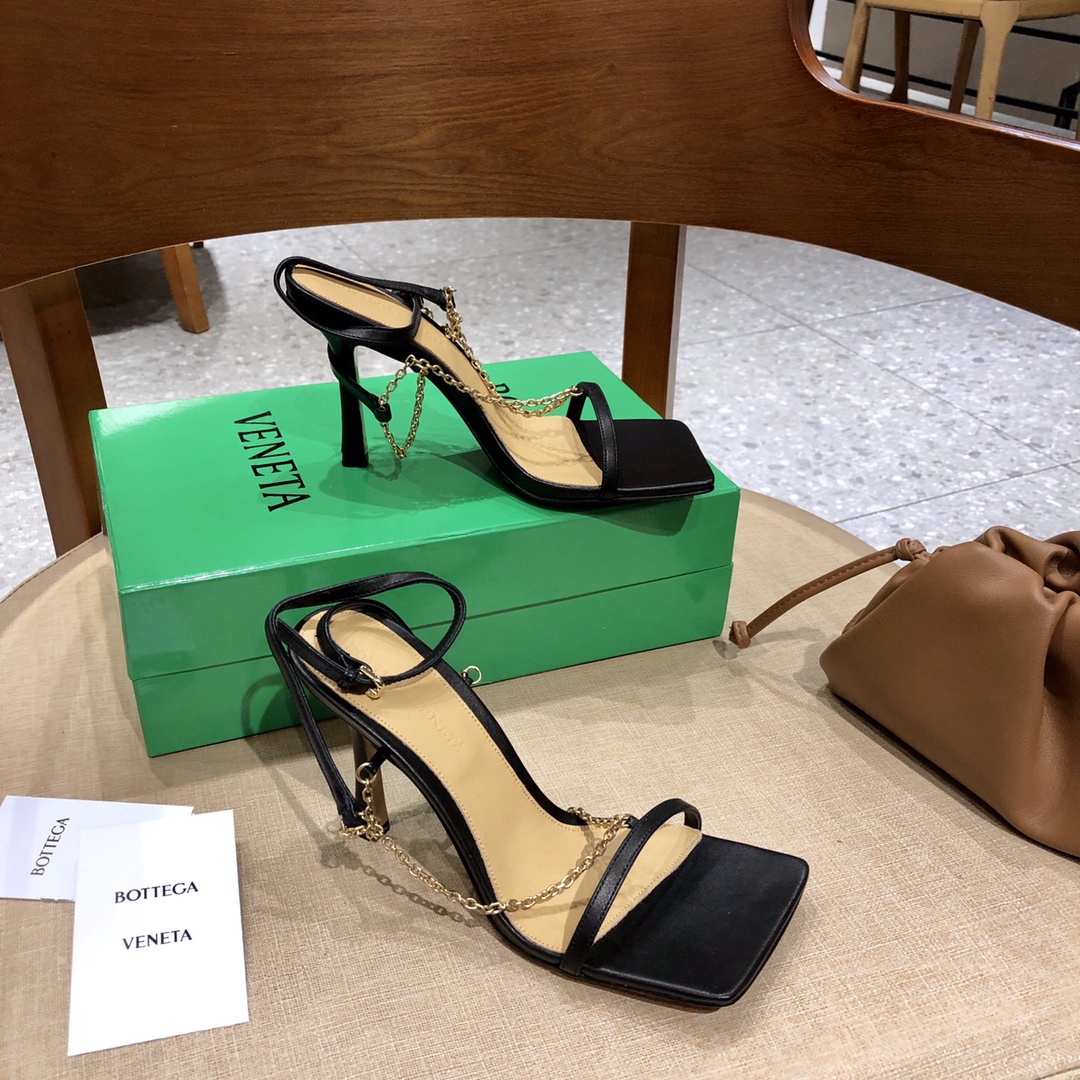 Bo*te*ga ve*ne*ta 2021ss heels