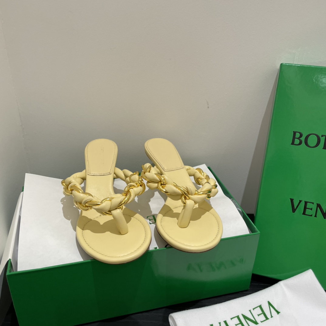 Bo*te*ga ve*ne*ta heels