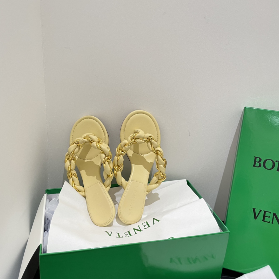 Bo*te*ga ve*ne*ta heels