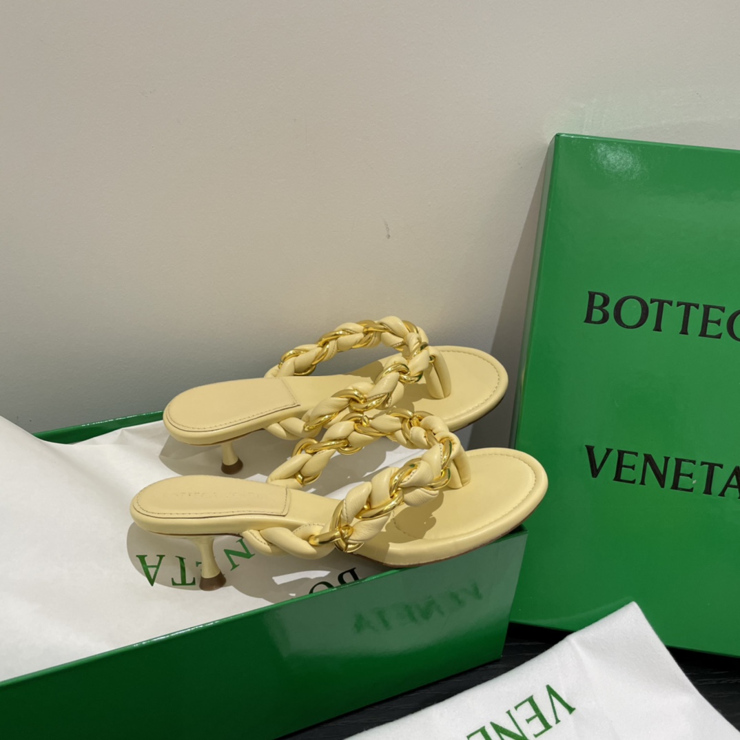Bo*te*ga ve*ne*ta heels