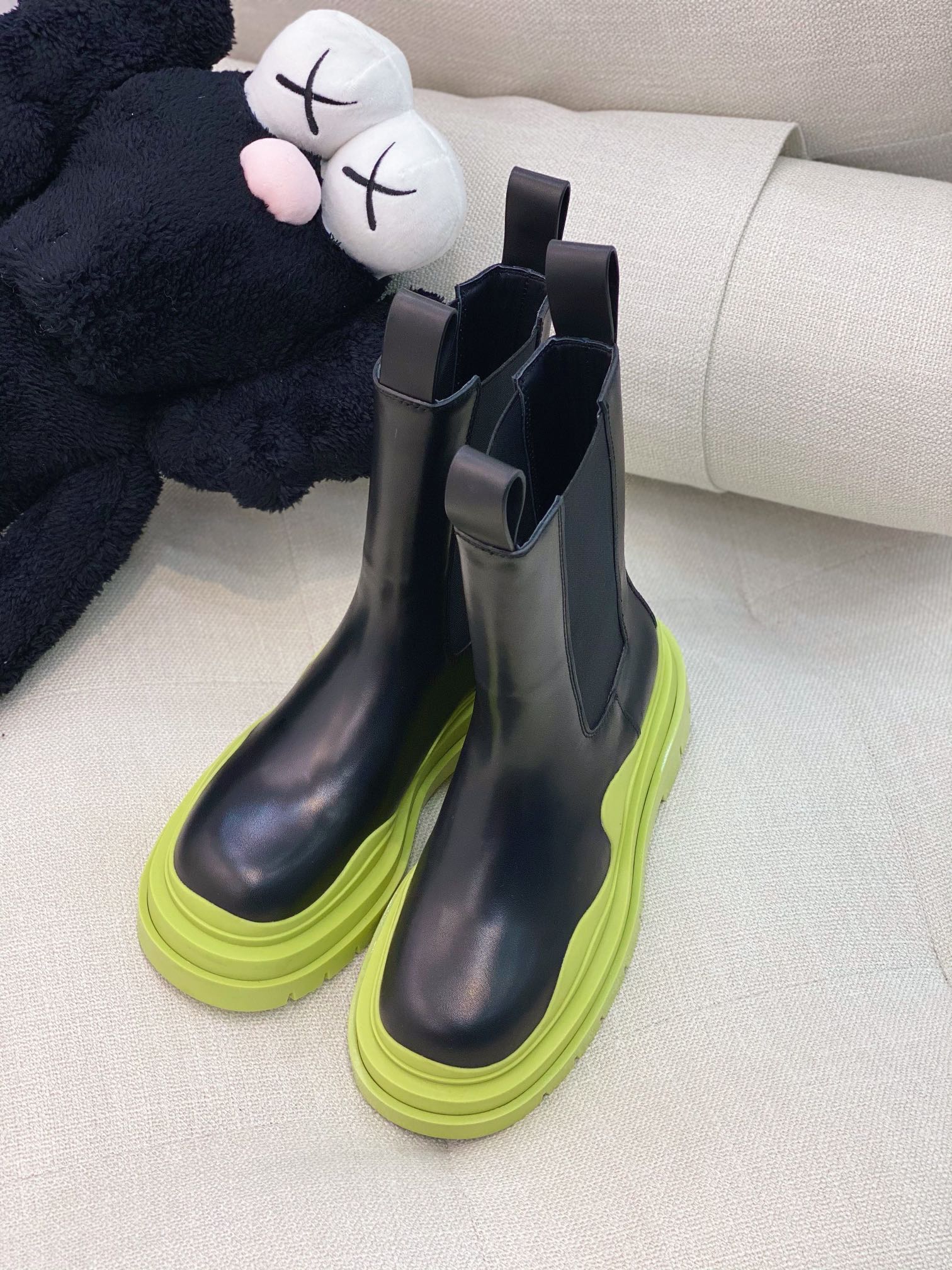 Bo*te*ga ve*ne*ta boots
