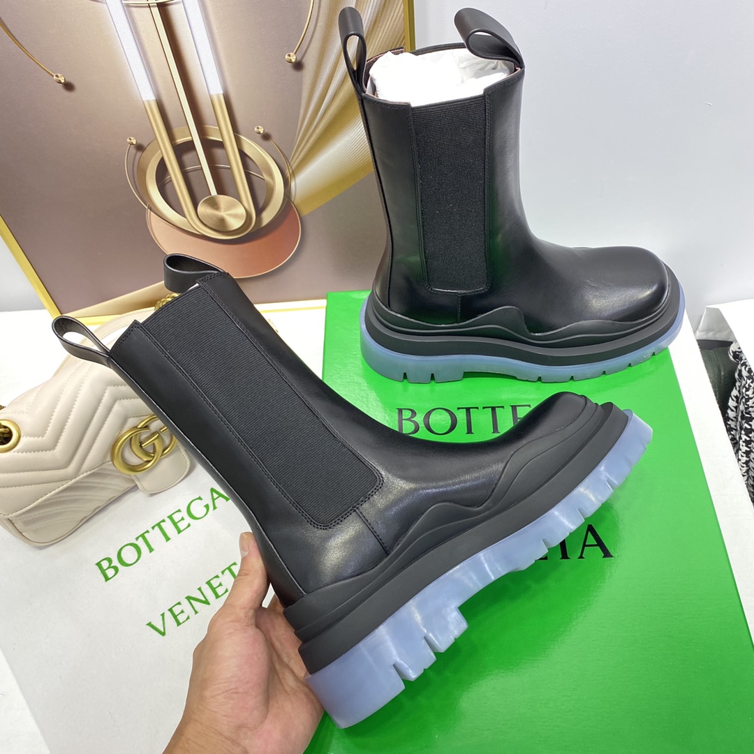 Bo*te*ga ve*ne*ta boots