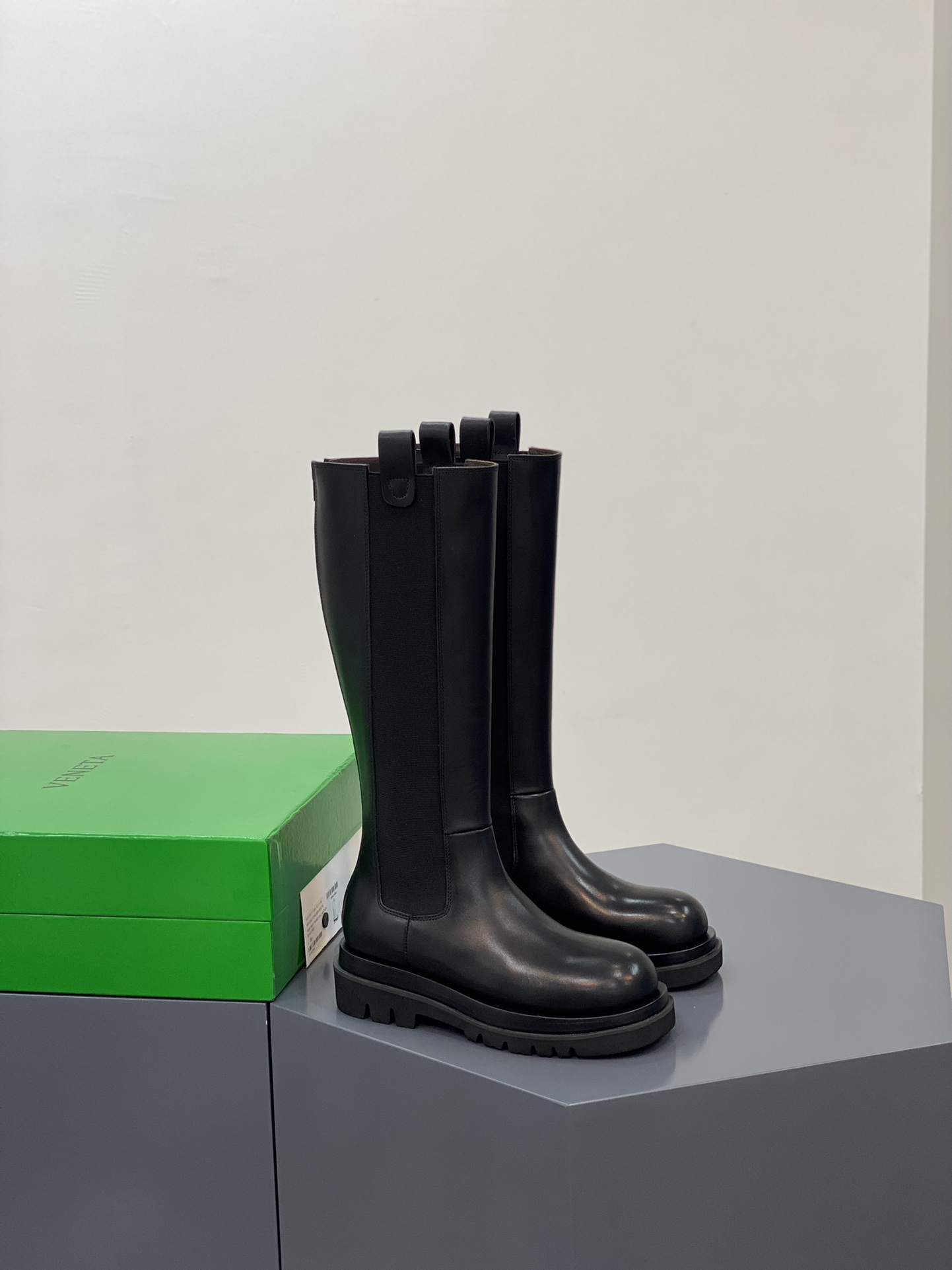 Bo*te*ga ve*ne*ta boots