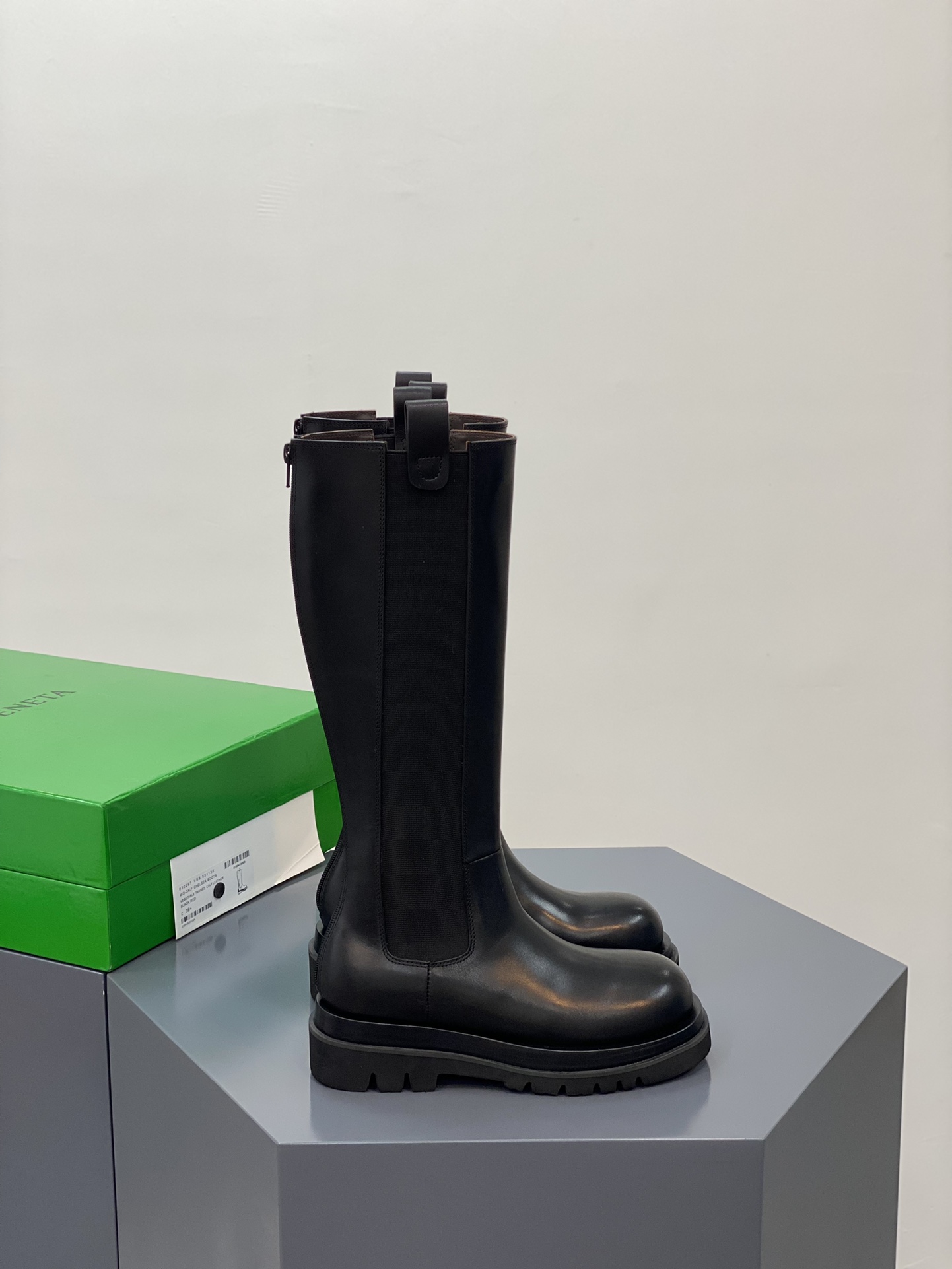 Bo*te*ga ve*ne*ta boots