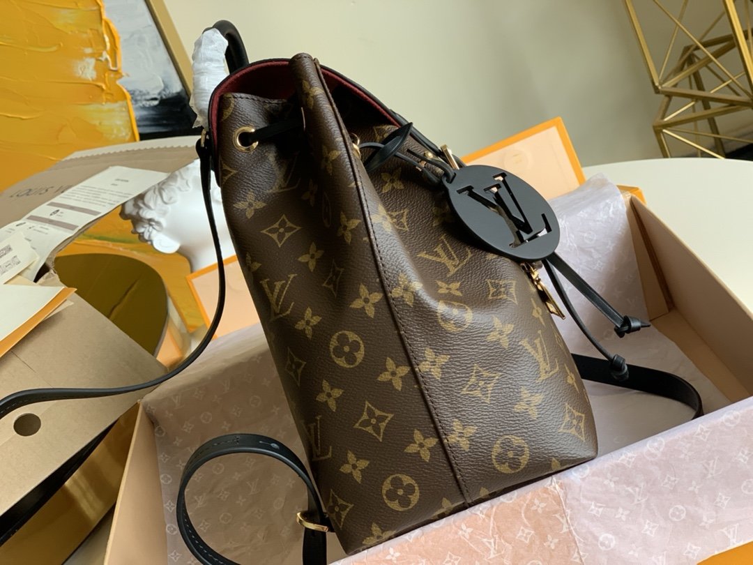 l**is V*t*n montsouris backpack-27.5 x 33.0 x 14.cm