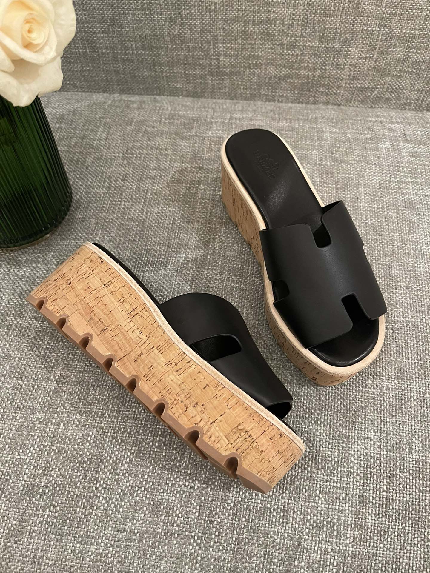 H**mes slippers