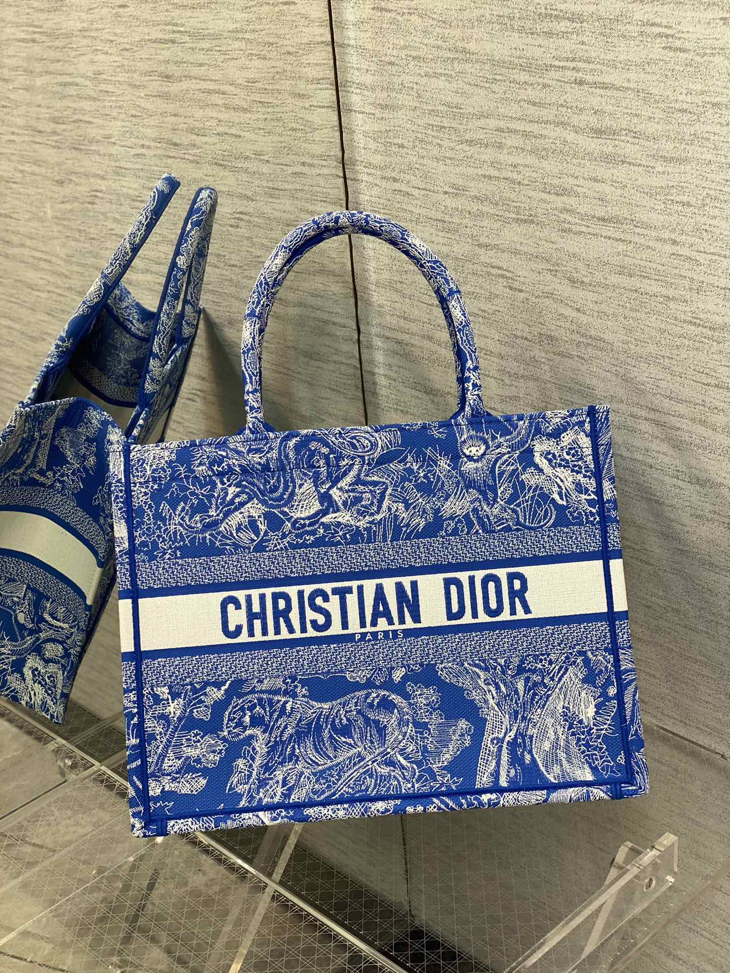 D*or small book tote-36.5cm