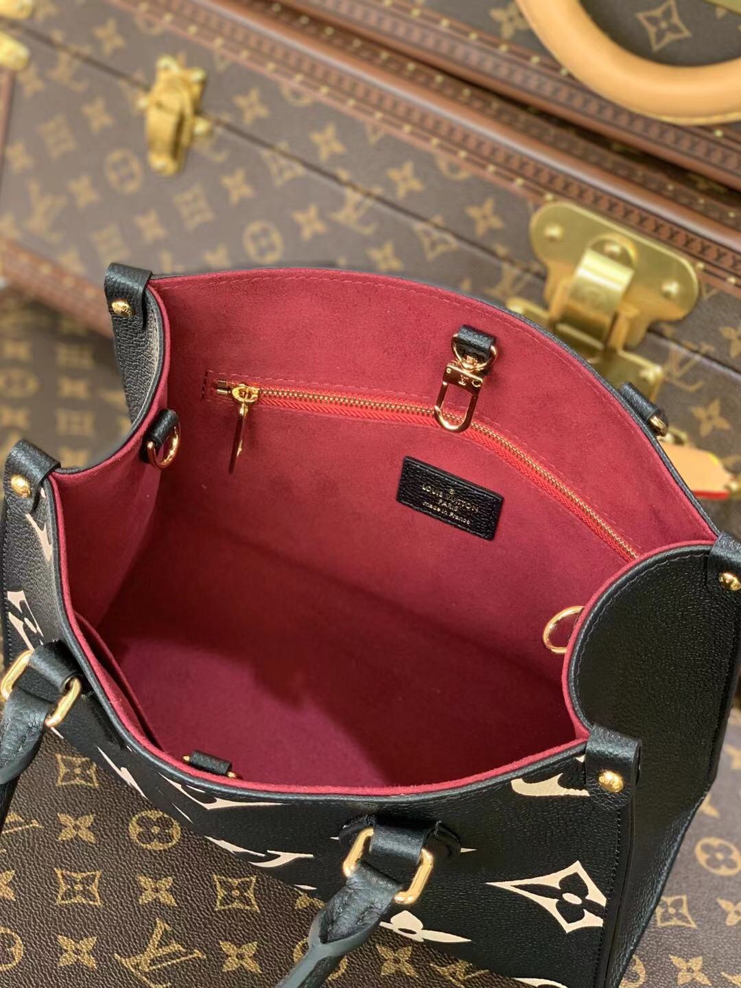 l**is V*t*n onthego handbag-28*11*19cm