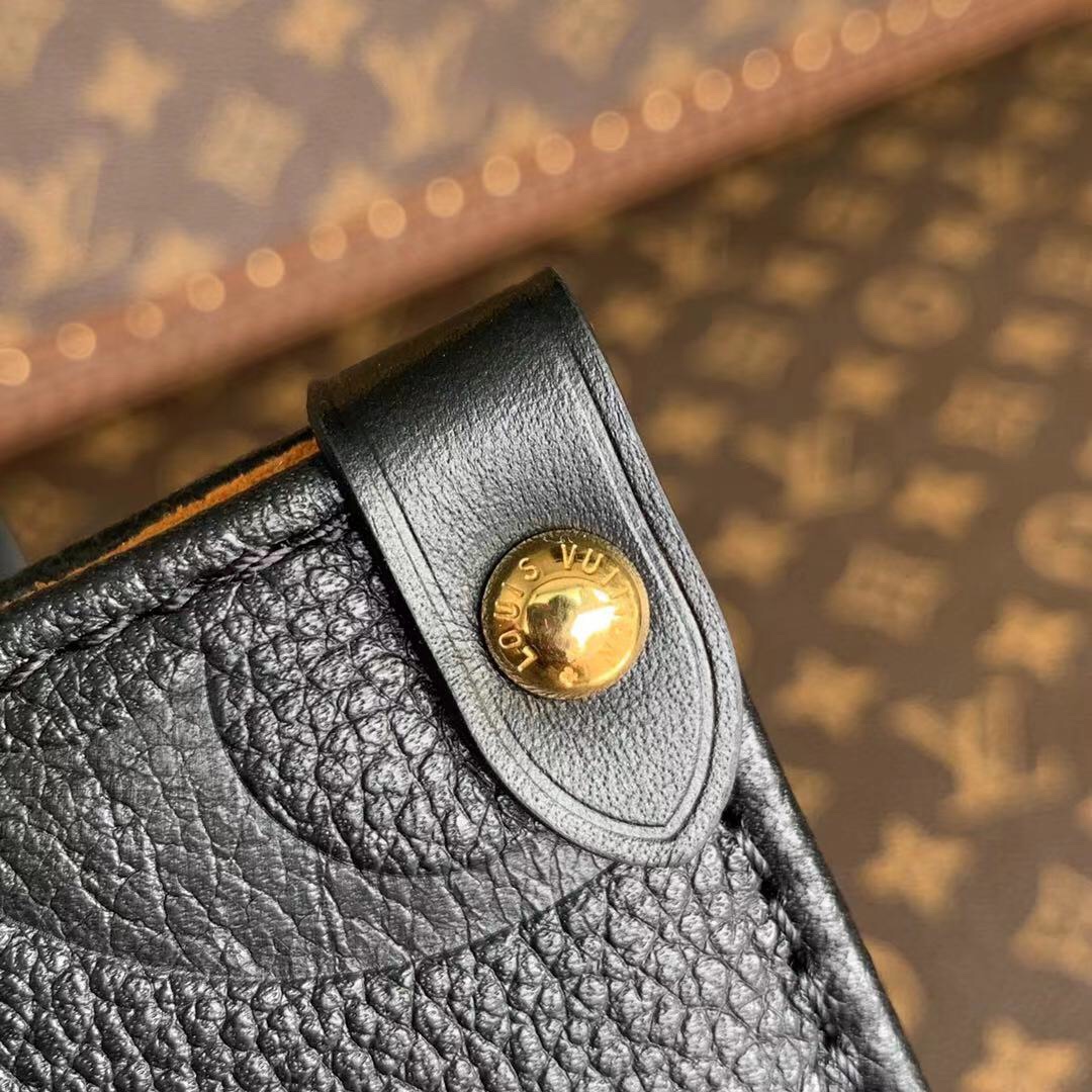 l**is V*t*n onthego handbag-28*11*19cm