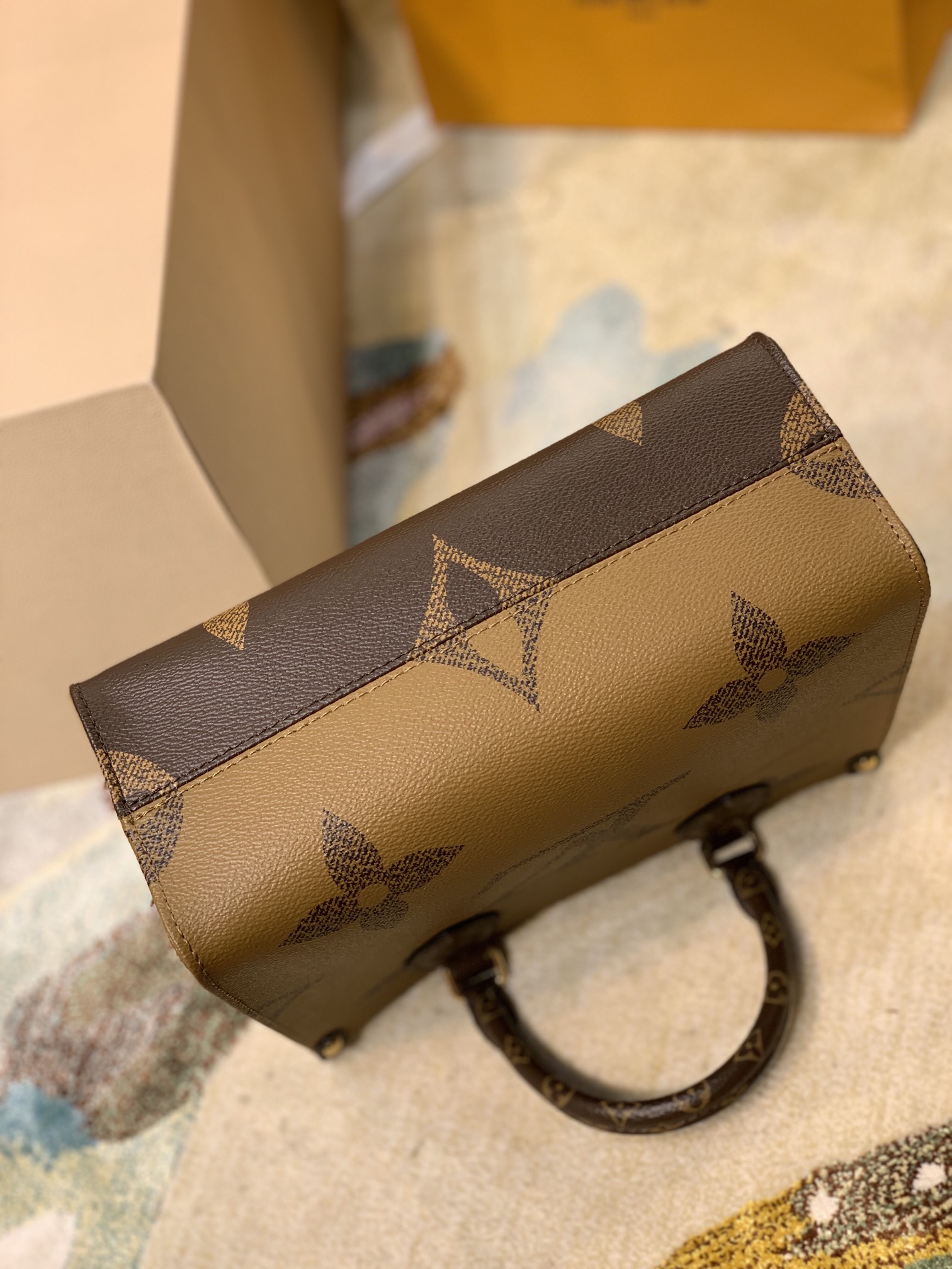 l**is V*t*n mini onthego handbag-25*19*11.5cm