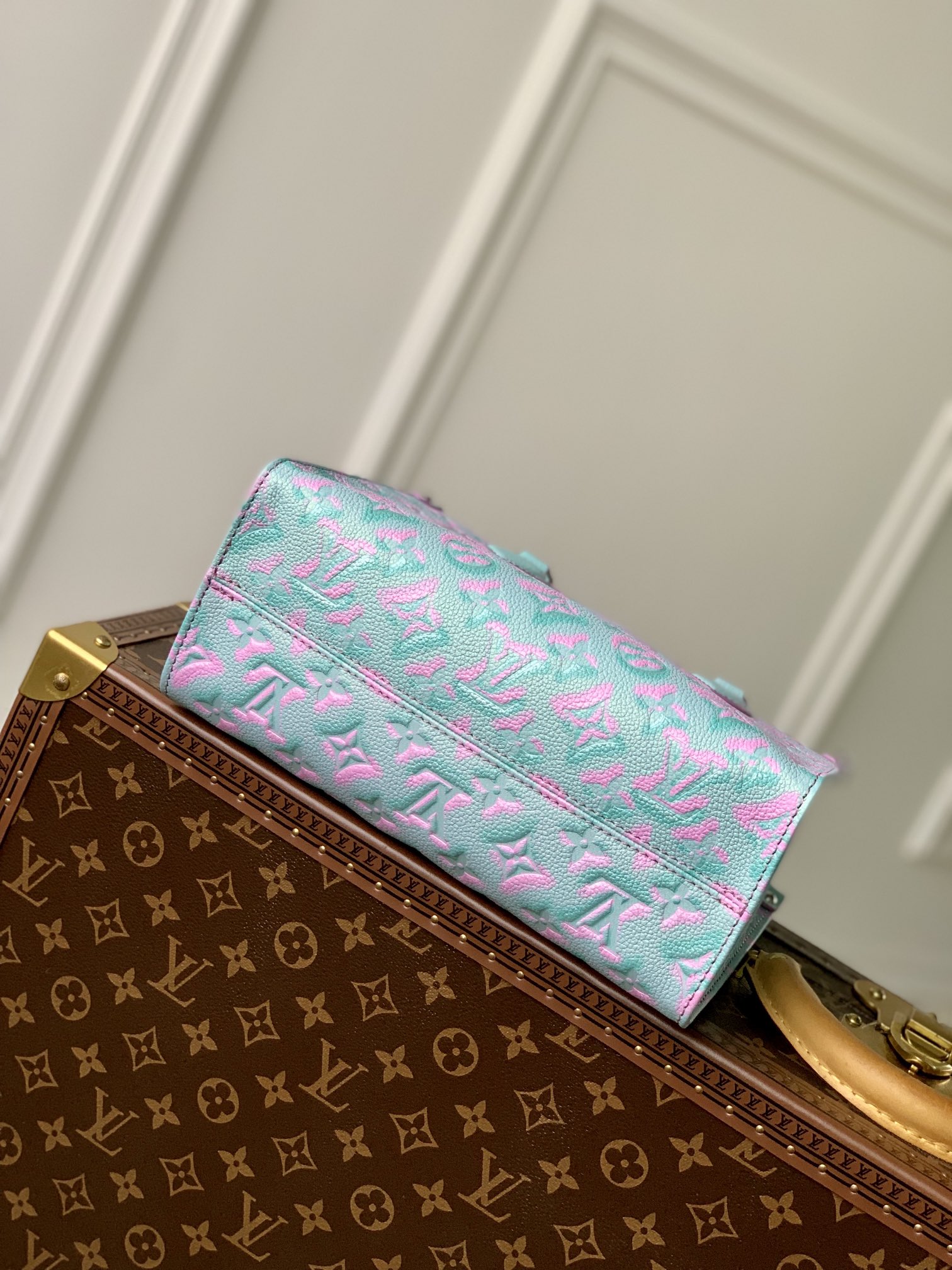 l**is V*t*n onthego handbag-25*19*11.5 cm