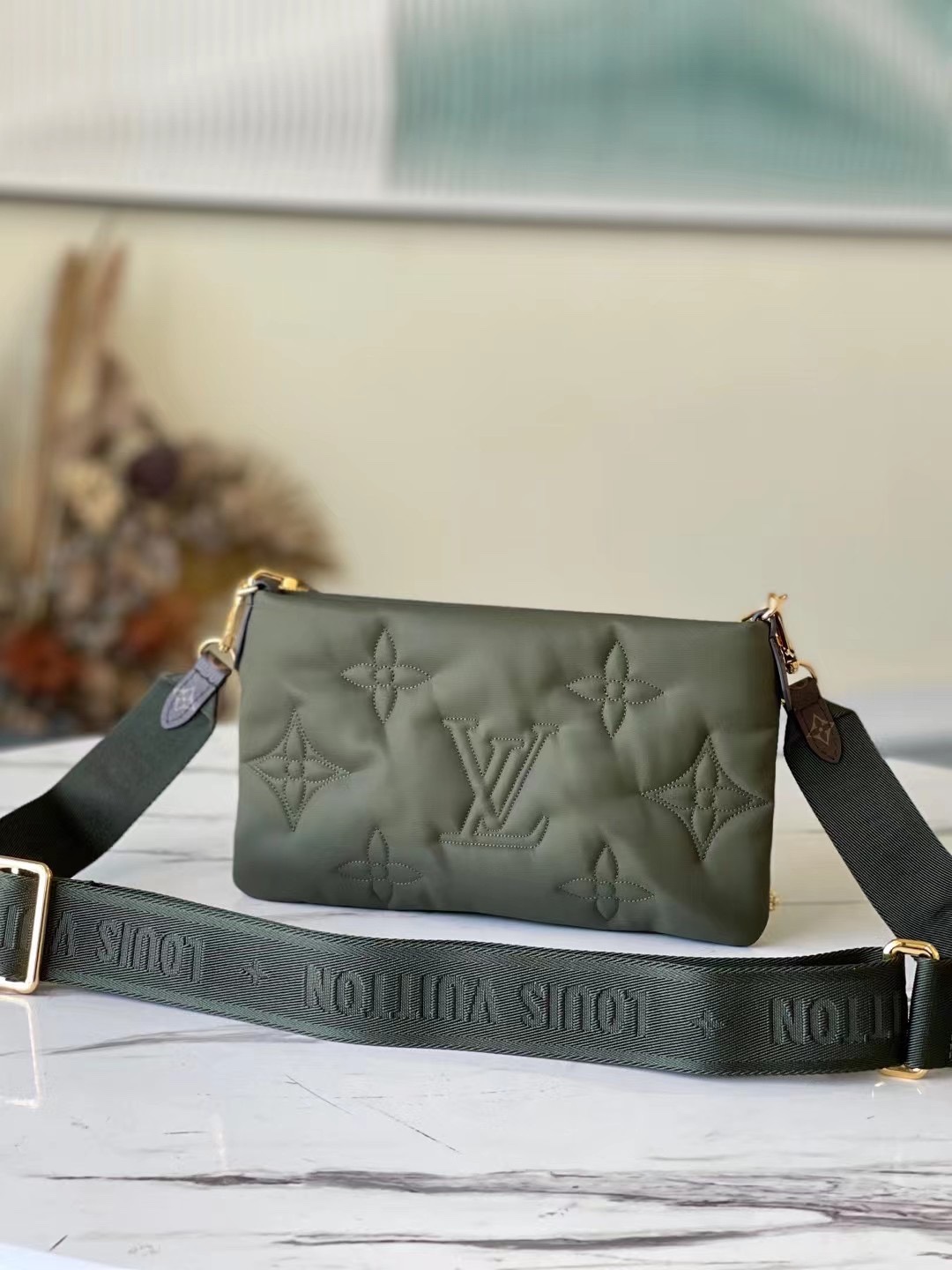 l**is V*t*n multi pochette accessoires-34 x 21.5 x 5cm