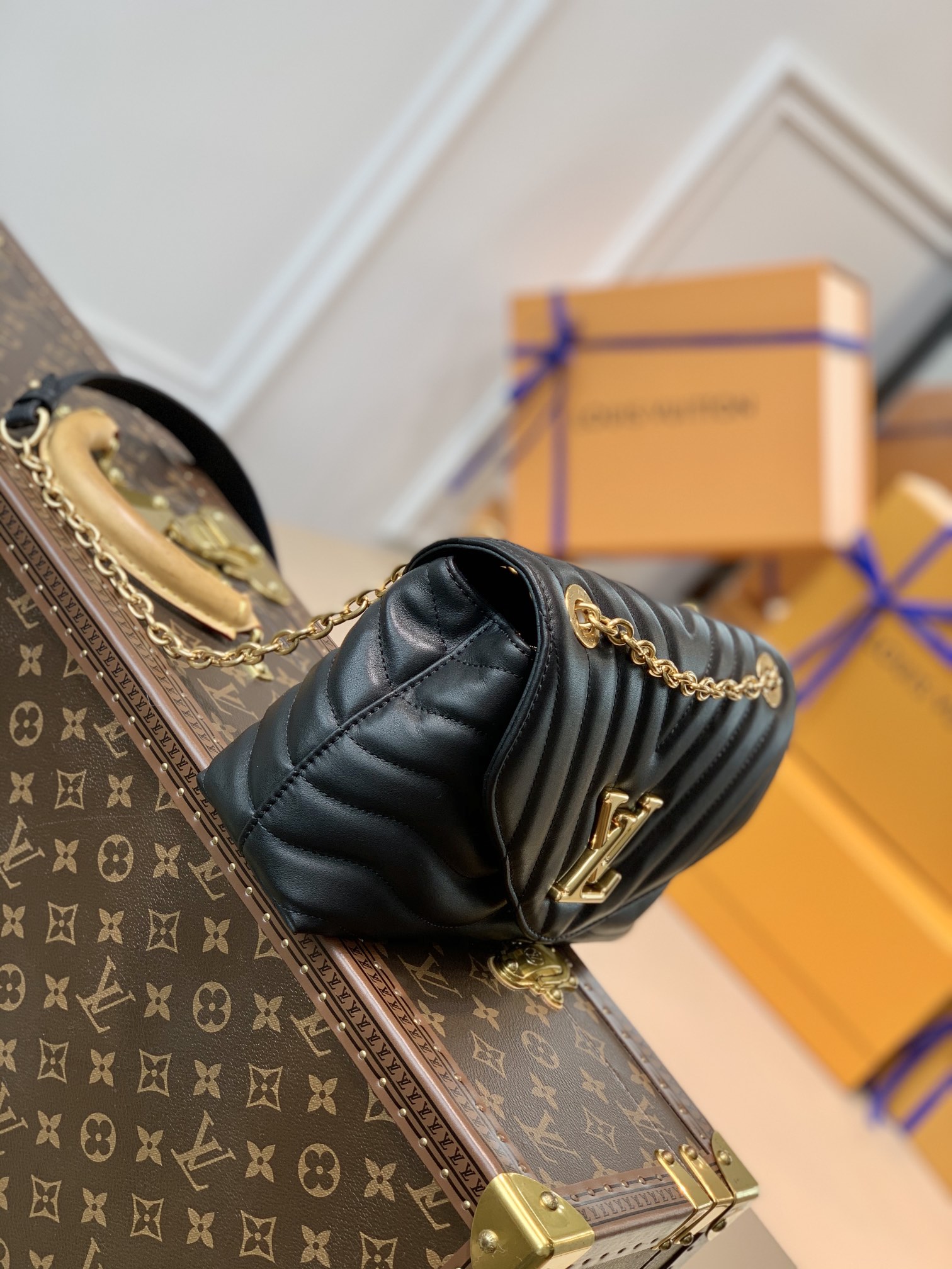 l**is V*t*n new wave bag-24x14x9cm