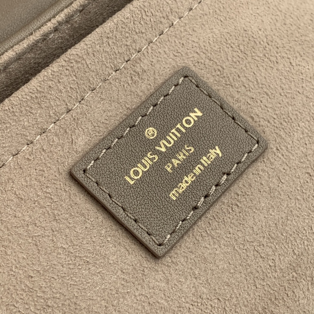 l**is V*t*n new wave bag-24x14x9cm