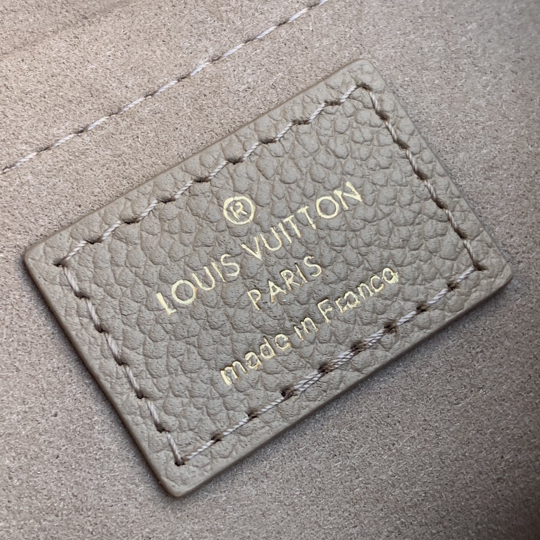 l**is V*t*n multi pochette accessories-24 x 13.5 x 4cm