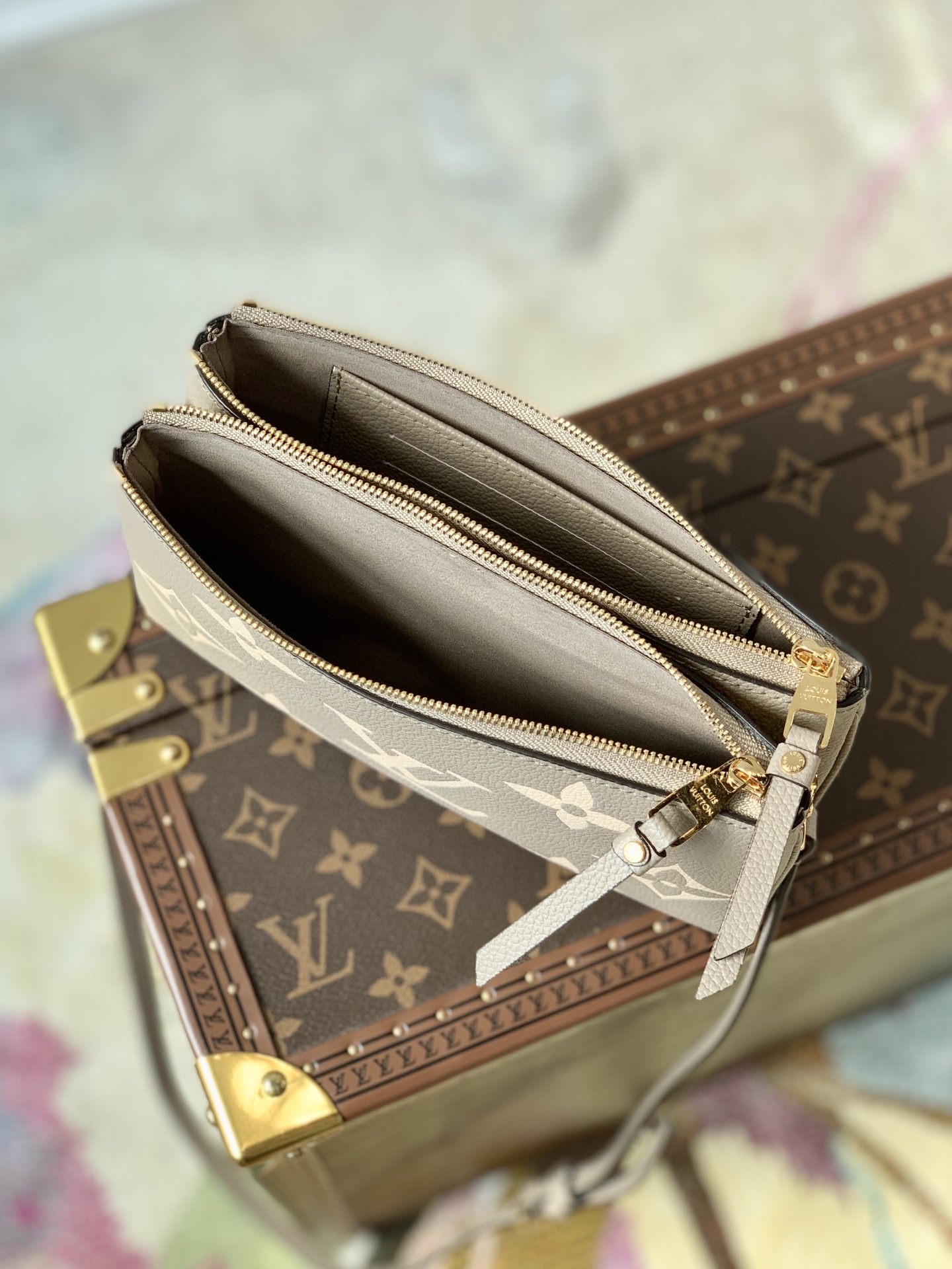 l**is V*t*n m80084 pochette double zip bag -20*12.5*3cm
