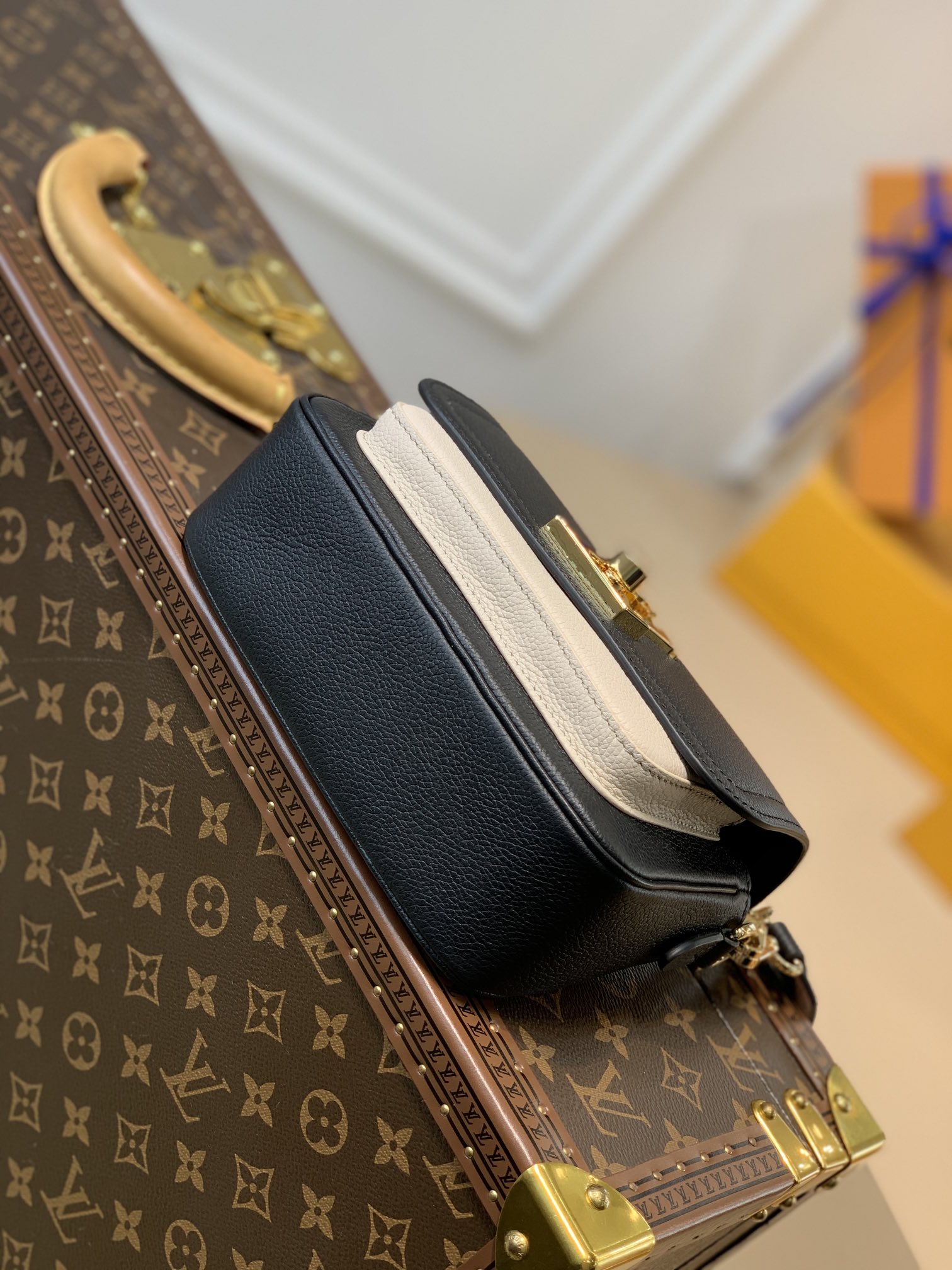 l**is V*t*n lockme tender handbags pm- m58554-19*13*8cm