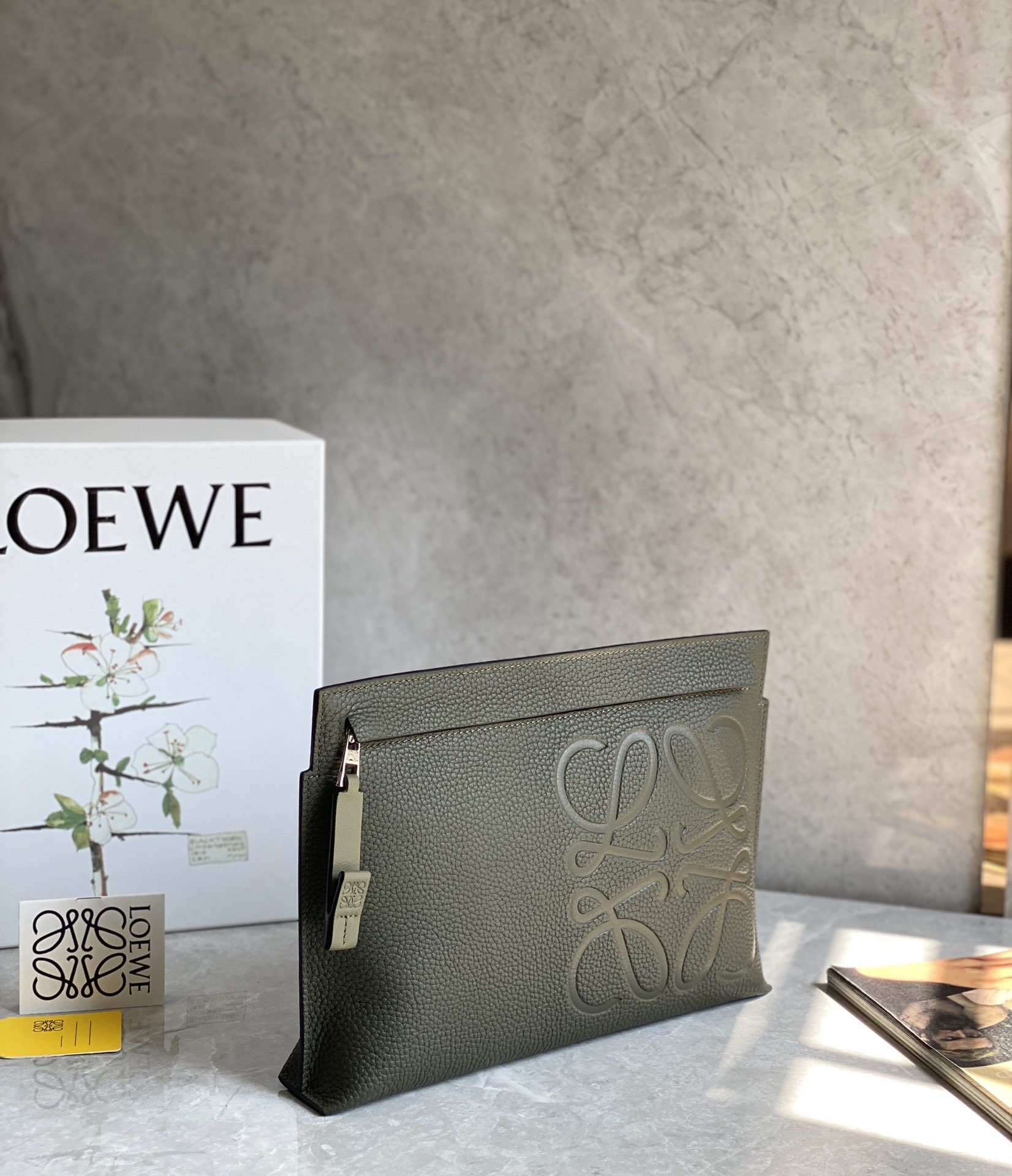 Loewe Pouch-29.5*20CM