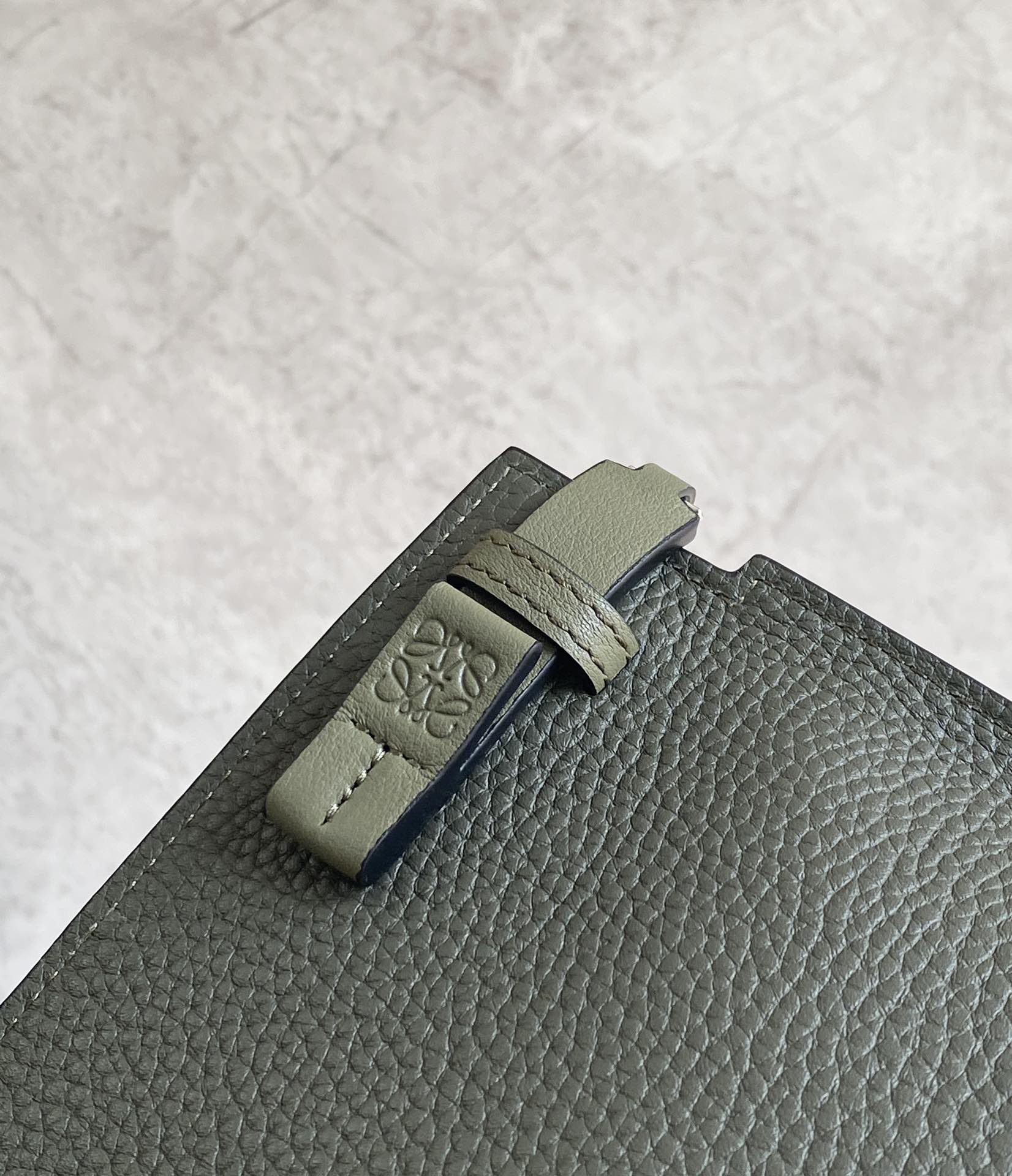 Loewe Pouch-29.5*20CM